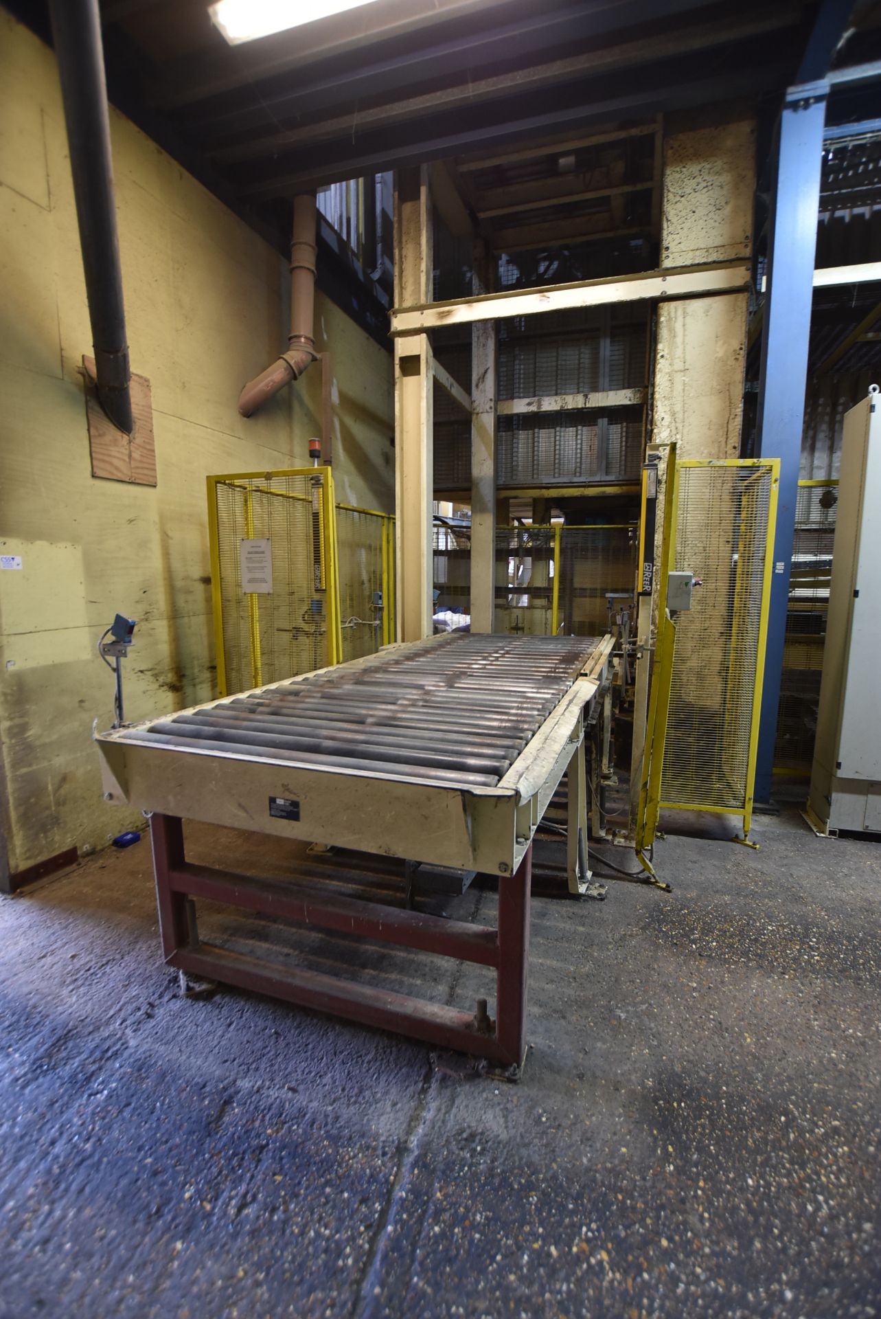 HIGH LEVEL PALLETISER (understood to be manufactured by Concetti), with infeed conveyor, radius - Image 7 of 10