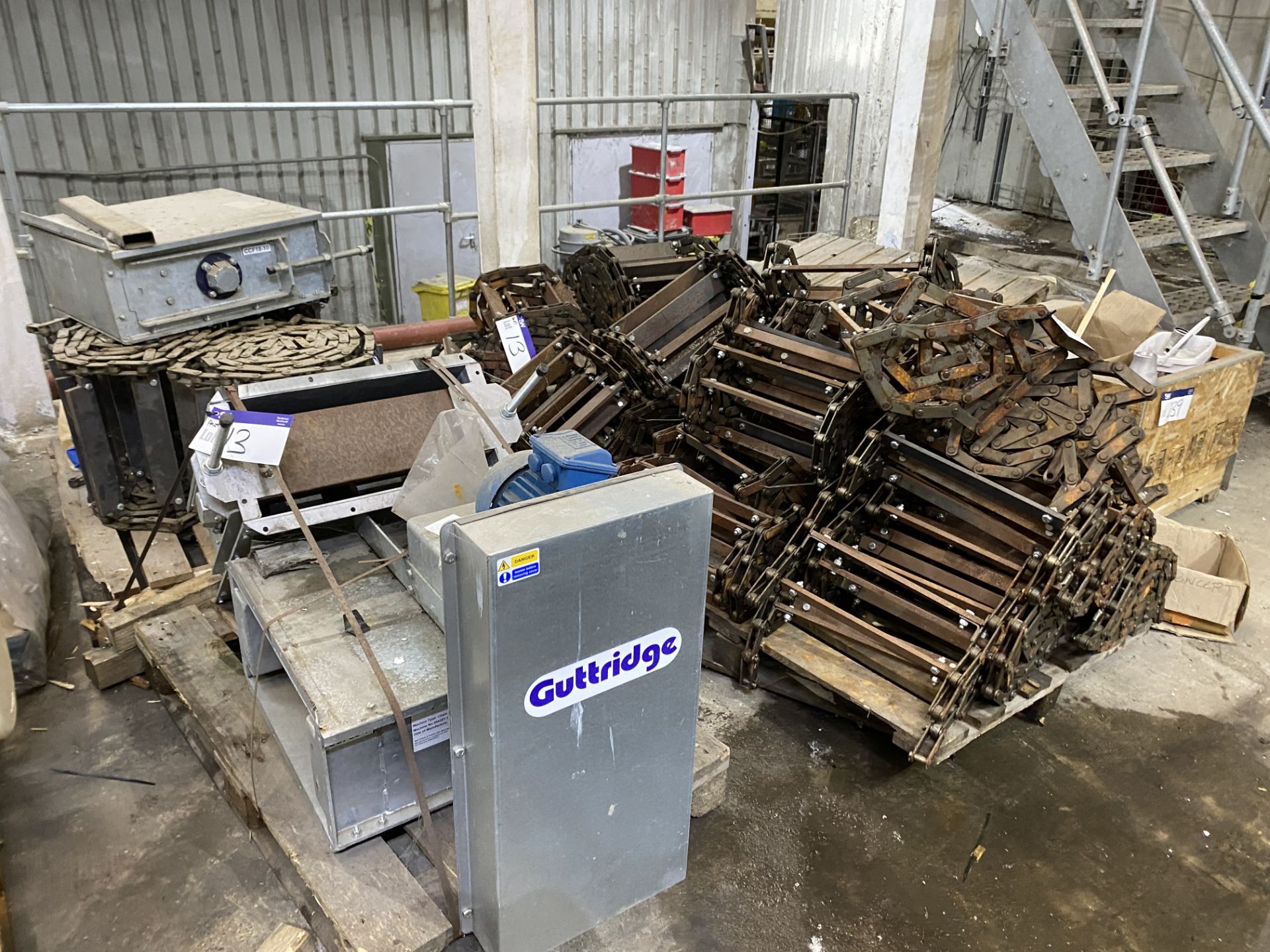 The Guttridge UNUSED GALVANISED STEEL CASED CHAIN & SCRAPER CONVEYORING COMPONENTS, year of - Image 2 of 8