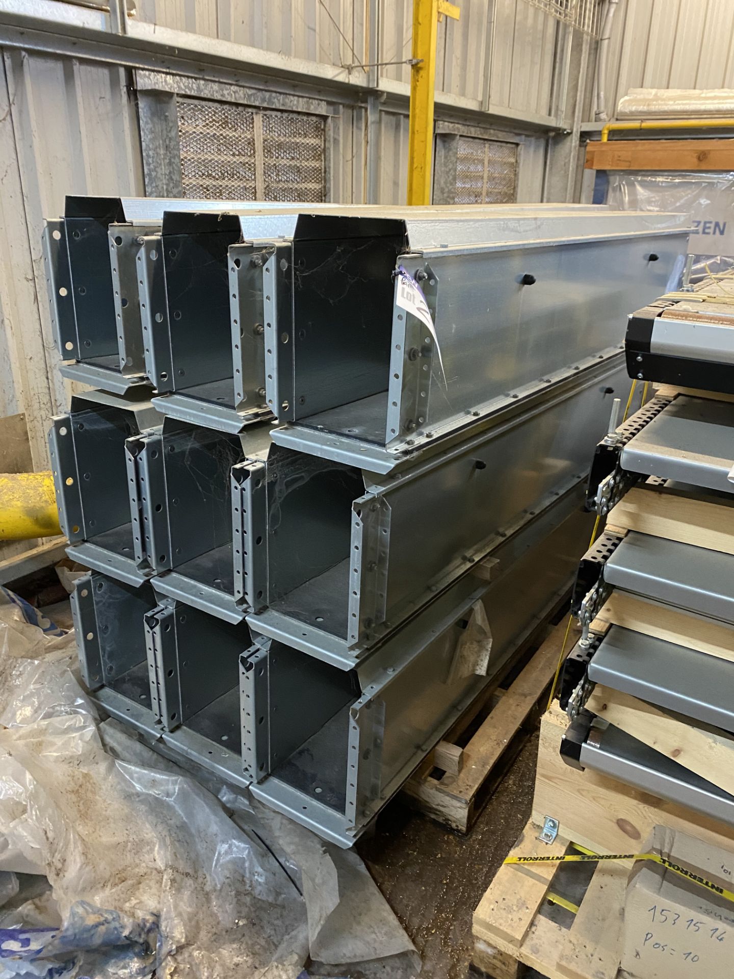 Cimbria GALVANISED STEEL CONVEYOR COMPONENTS, on two pallets, comprising nine chain & flight - Image 5 of 6