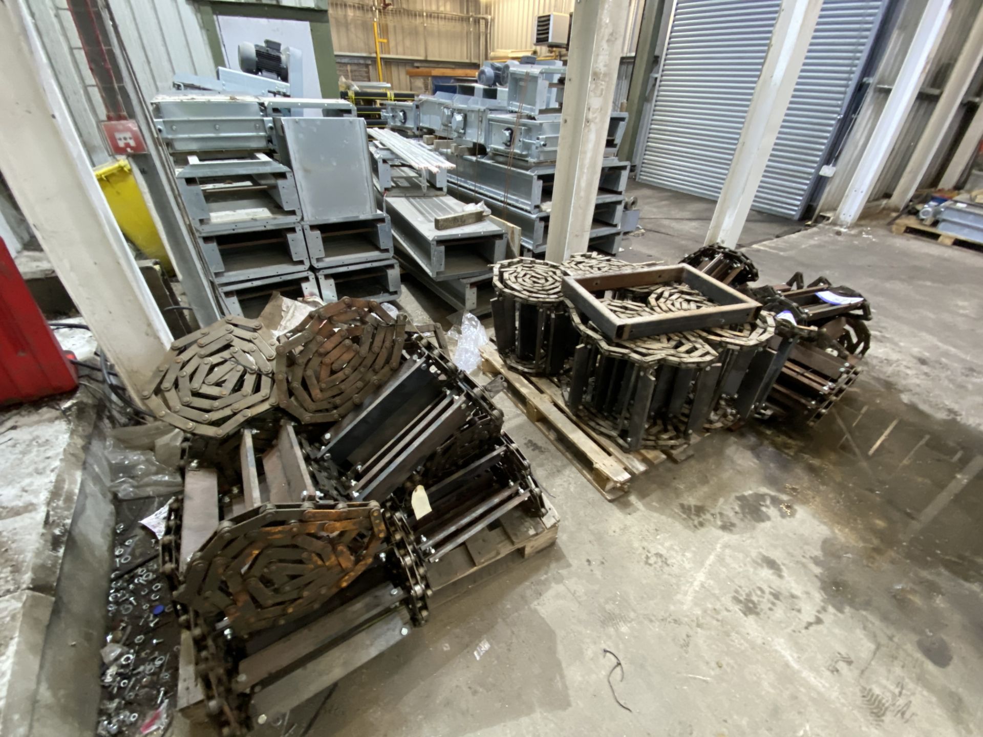 The Guttridge UNUSED GALVANISED STEEL CASED CHAIN & SCRAPER CONVEYORING COMPONENTS, year of - Image 6 of 8