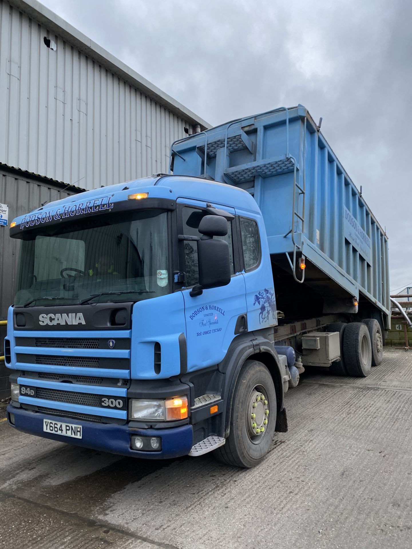 Scania 94D 300 6x2 BULK TIPPER TRUCK, registration no. Y664 PNH, date first registered 29/06/01,