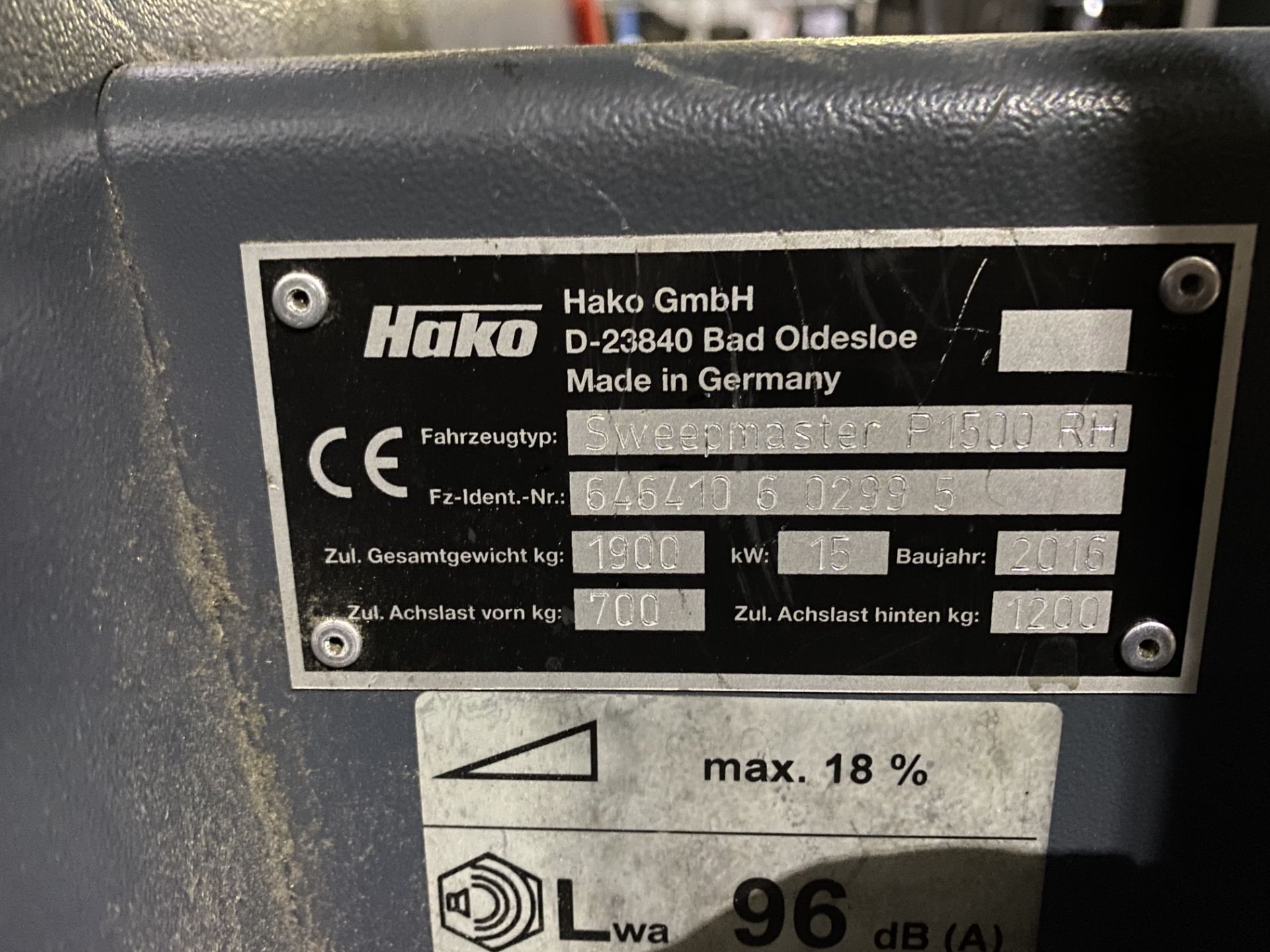 Hako P1500RH SWEEPMASTER LPG ENGINE RIDE ON FLOOR SWEEPER, serial no. 546410 6 0299 5, year of - Image 7 of 7