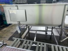 Stainless Steel Feeder Table, with plastic feeding