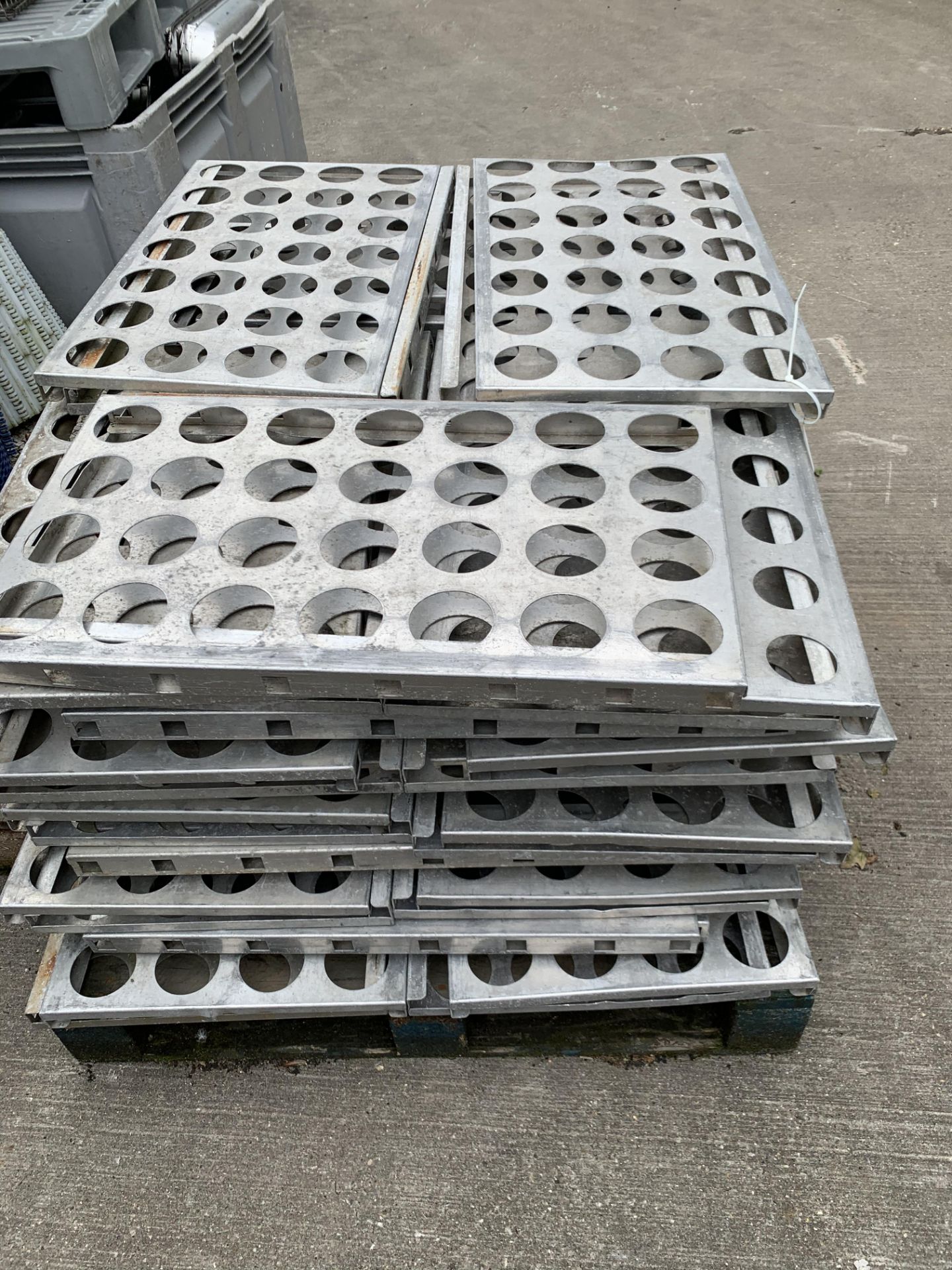 Approx. 60 x Aluminium Pie Trays, approx. 660mm lo - Image 2 of 2