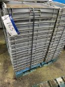 Pallet of Mixed Trays and Lids, lift out charge -