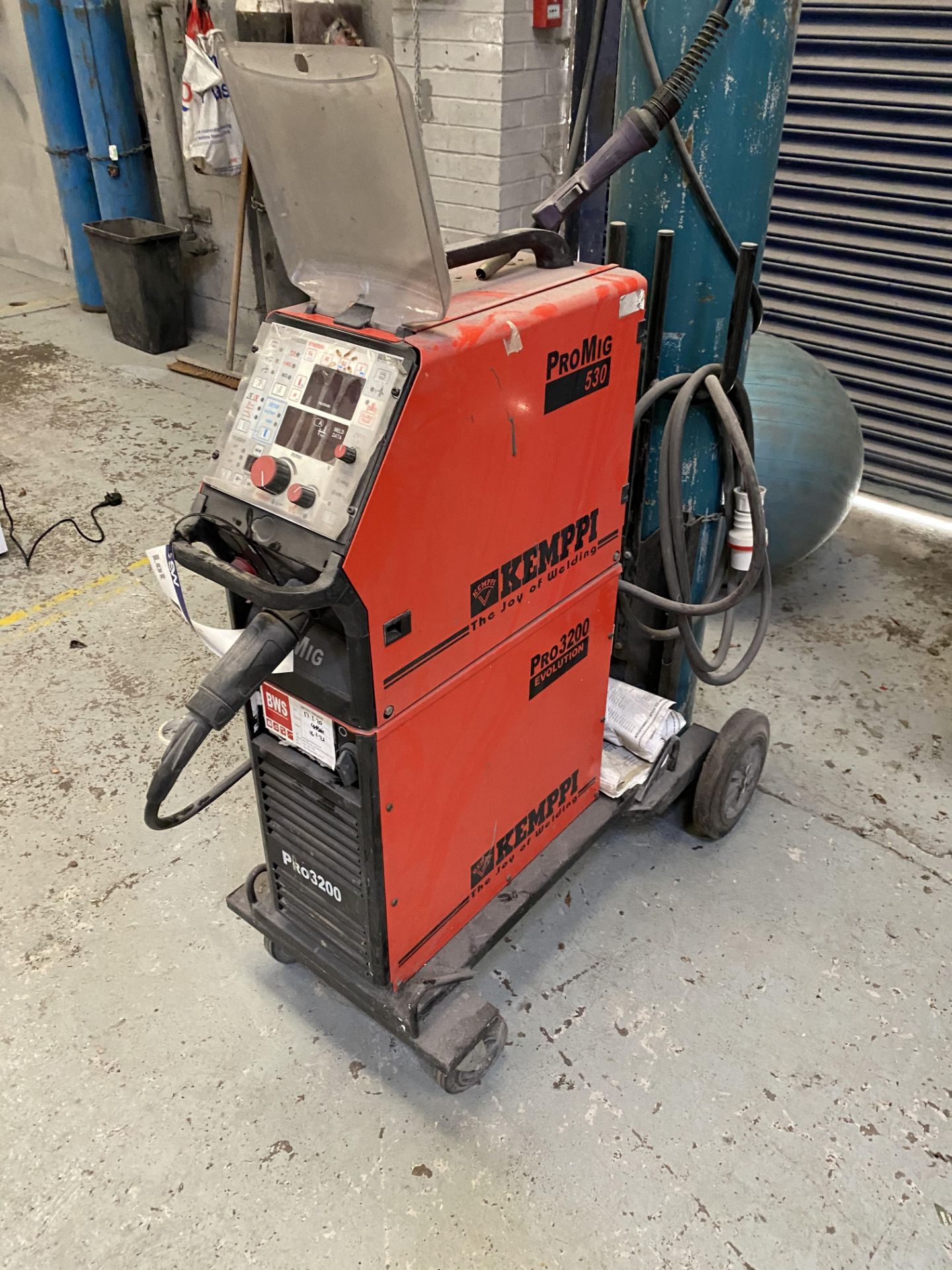 Kemppi Pro 3200 Pro-Mig 530 MIG WELDER, with Kemppi Evolution cooling unit and trolley, 440V (bottle