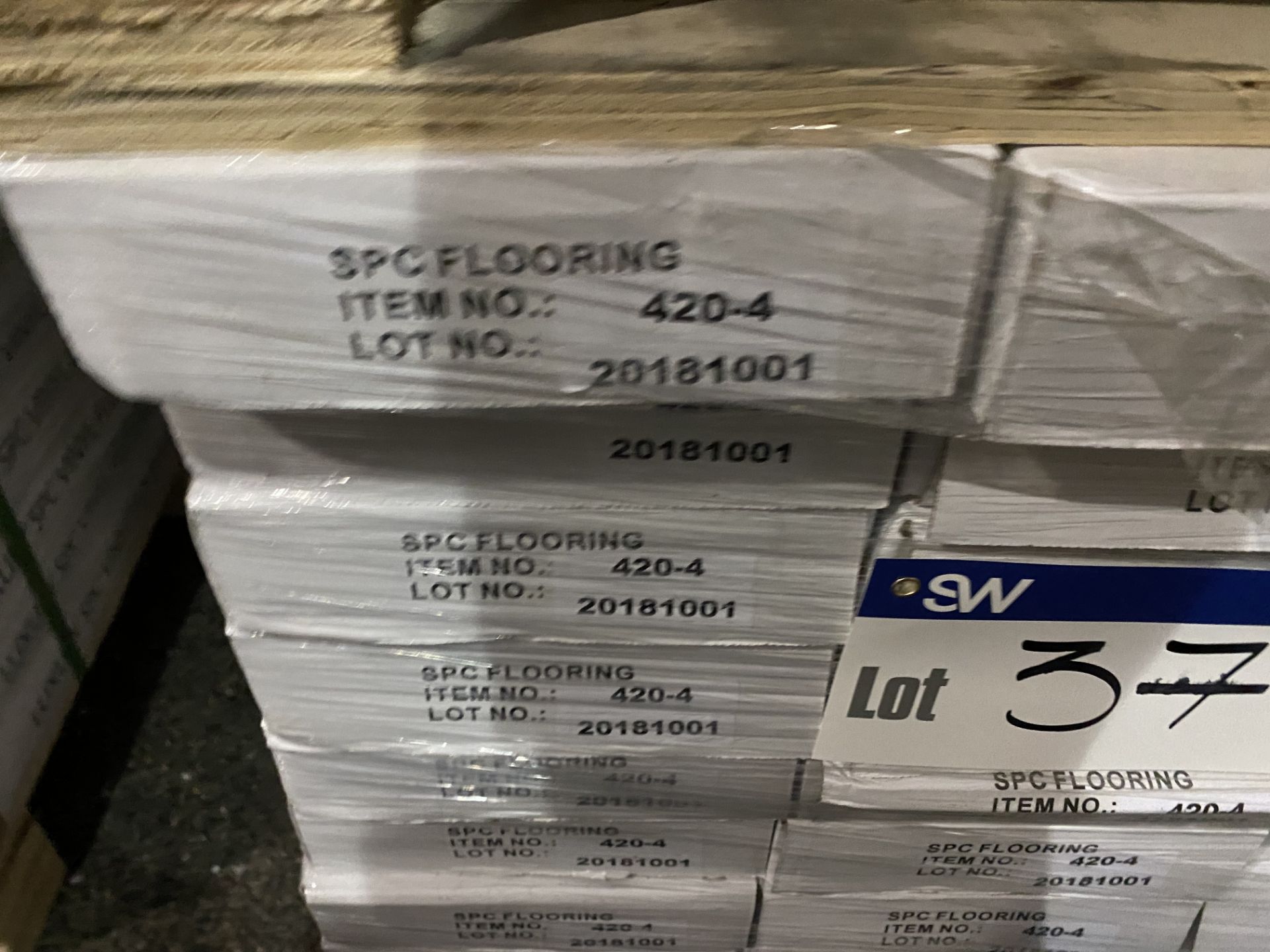 50 Boxes of SPC Flooring Grey Click System Laminat - Image 2 of 2