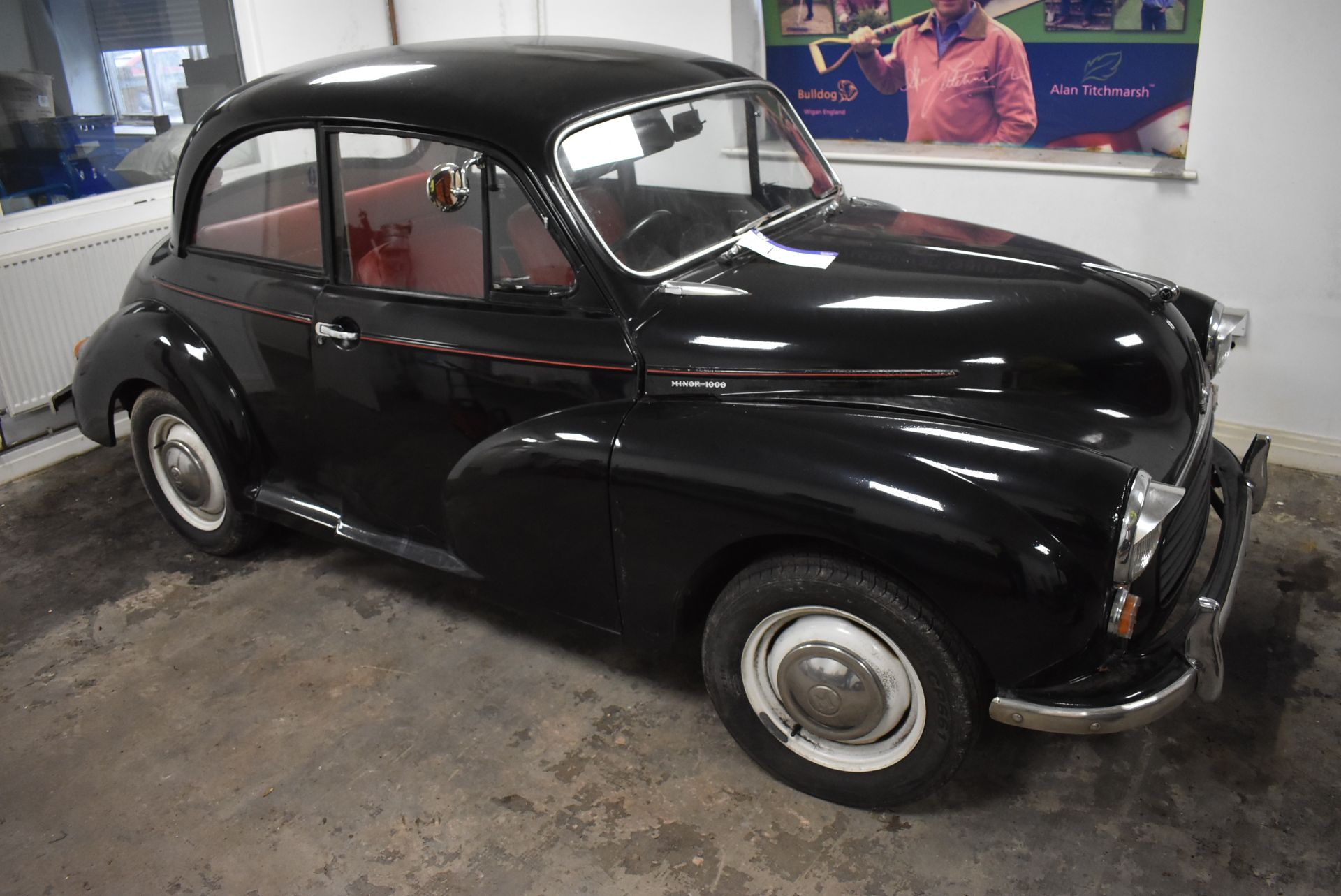 Morris MINOR 1000 TWO DOOR CLASSIC SALOON, registration no. WHP 661J, date first registered 23/03/