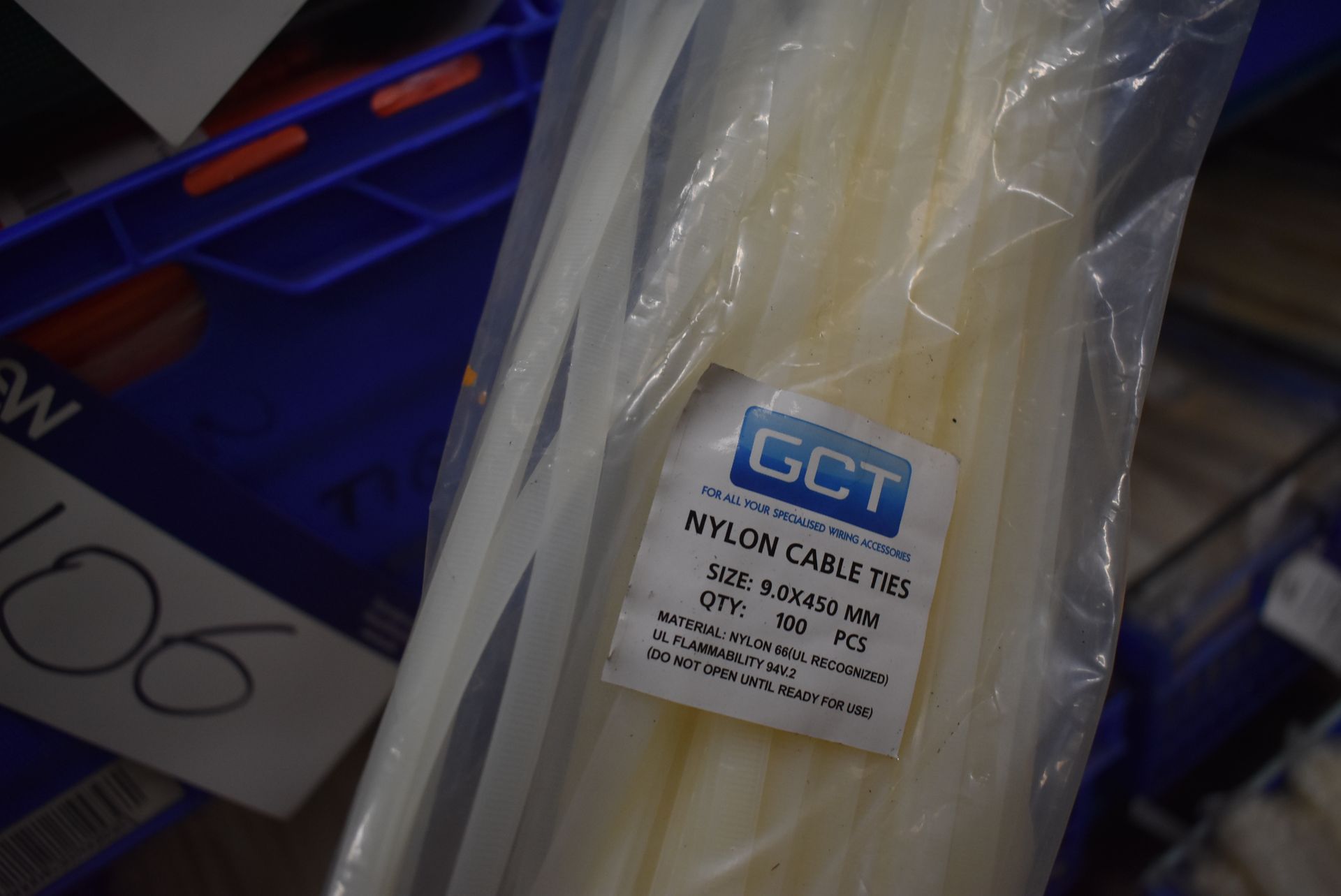 Approx. 20 Bags x 100 9 x 450mm Cable Ties, with plastic crate - Image 2 of 3