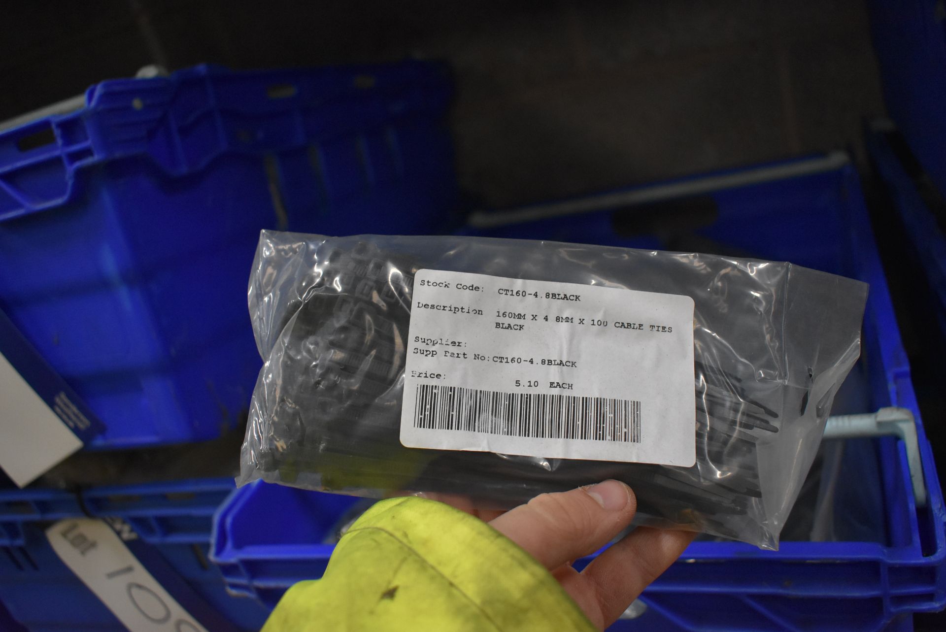 Approx. 70 Bags x 100 4.8mm x 160mm Black Cable Ties, with plastic crate - Image 3 of 3