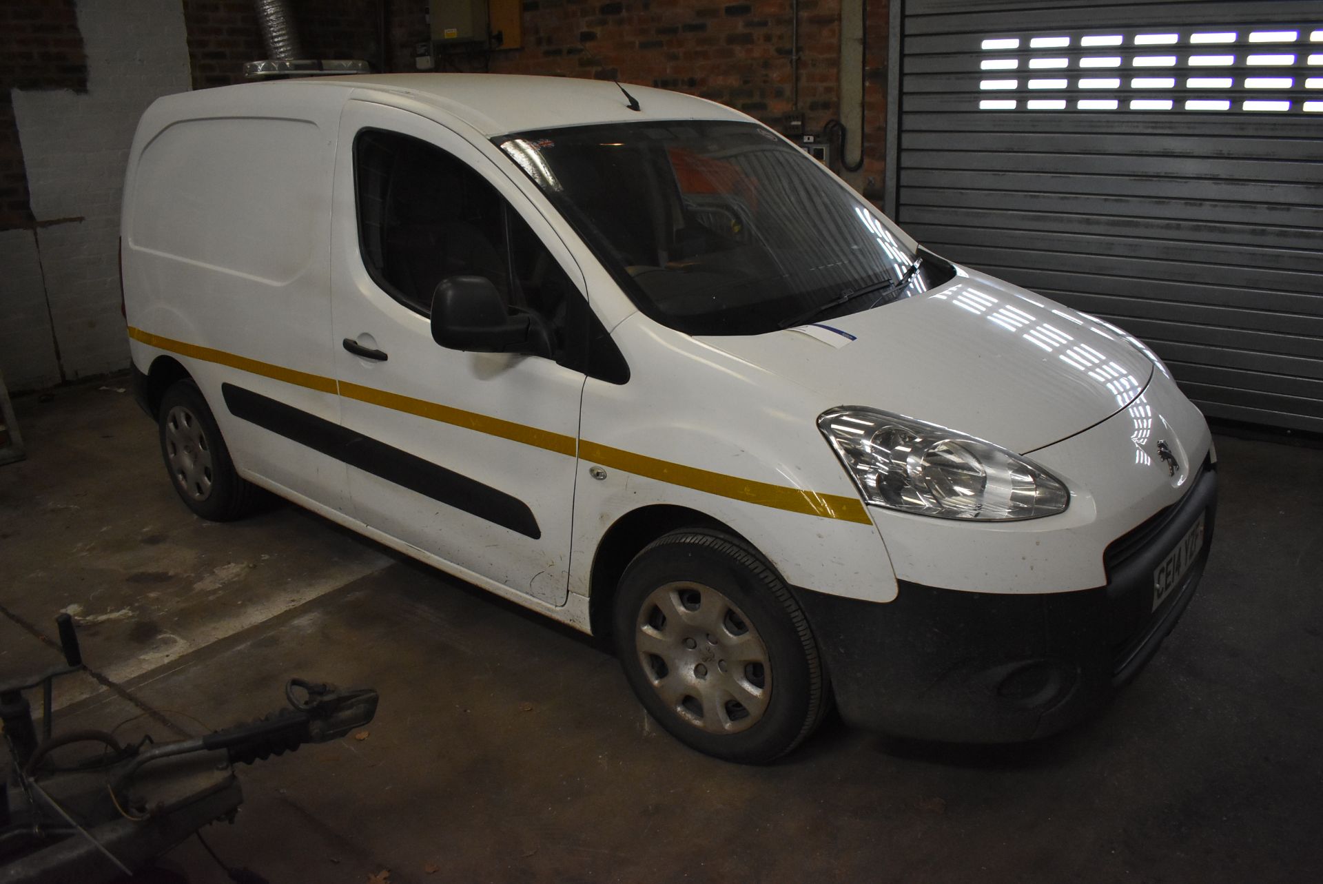 Peugeot PARTNER 850 S L1 HDI PANEL VAN, registration no. CE14 YZF, date first registered 08/04/2014,