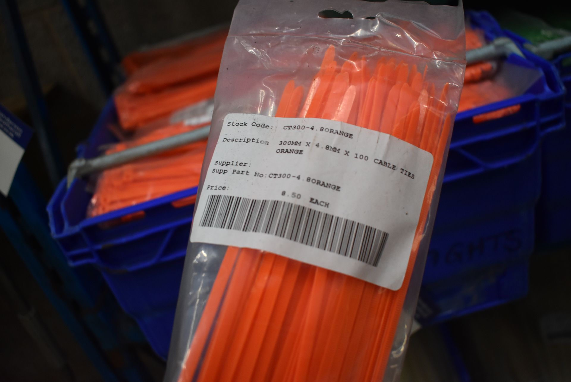 Approx. 75 Bags x 100 4.8 x 300mm Orange Cable Ties, with plastic crate - Image 4 of 4