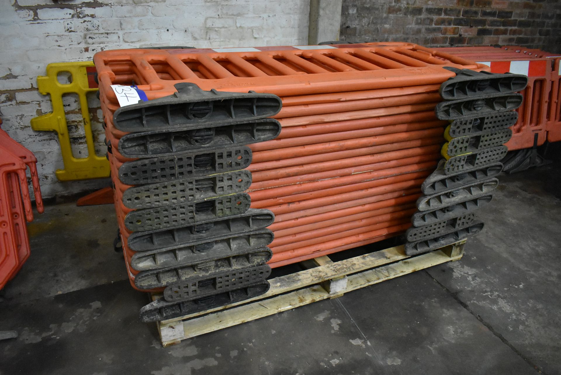 20 JSP Frontier Cross-Link Plastic Barriers, each approx. 2m wide