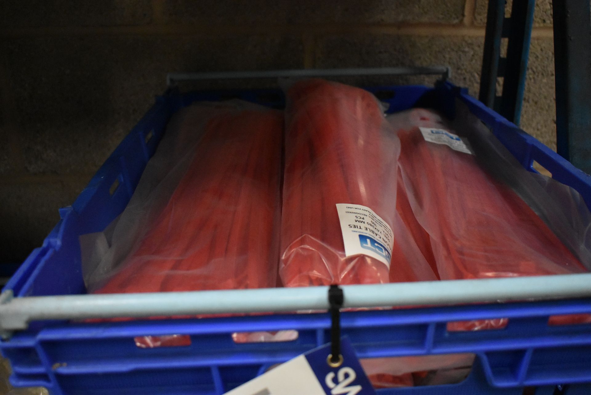 Approx. 30 Bags x 100 7.6 x 380mm Red Cable Ties, with plastic crate - Image 2 of 3