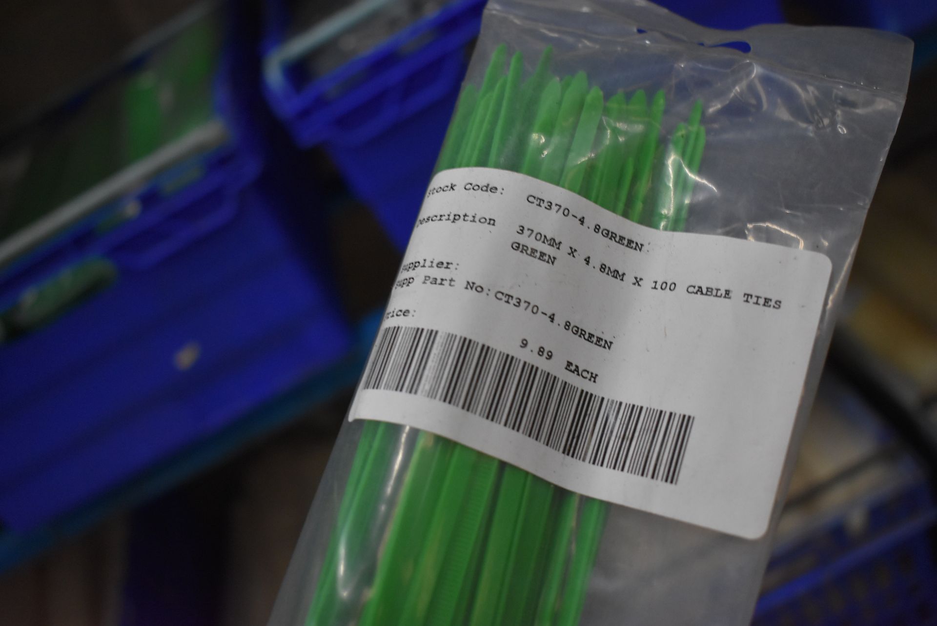 Approx. 40 Bags x 100 370mm x 4.8mm Green Cable Ties, with plastic crate - Image 3 of 3