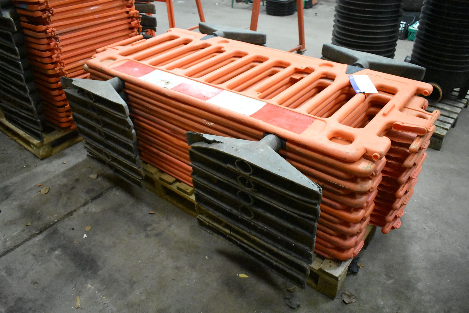 Approx. 15 Oxford Plastics Avalon Plastic Barriers, each approx. 1.8m long - Image 3 of 3