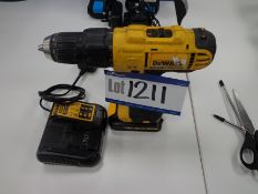 DEWALT XR Lyon 18V cordless drill comes with batte