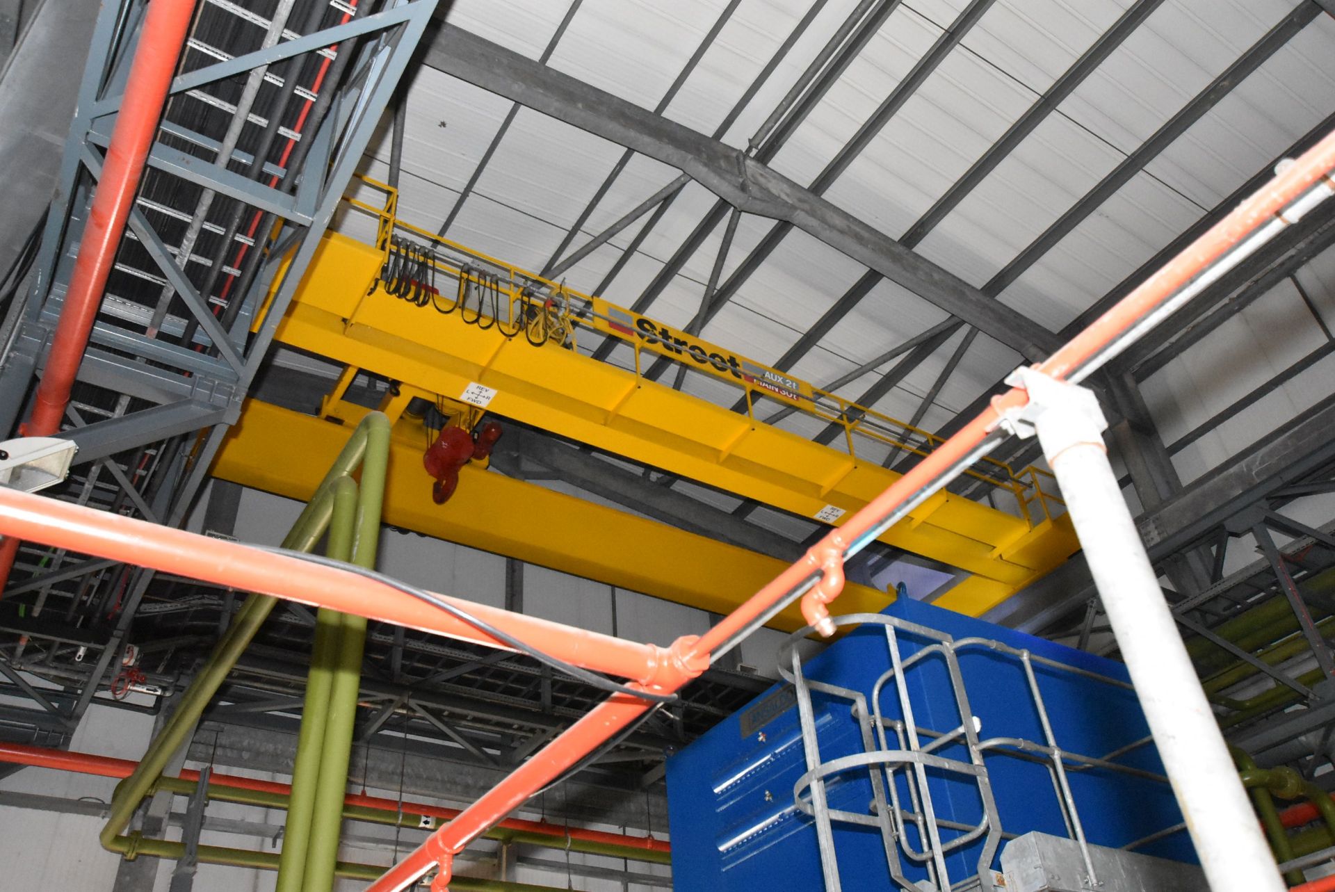 Street 30 tonne cap. TWIN GIRDER TRAVELLING OVERHEAD CRANE, approx. 12m span, fitted 2 tonne cap. - Image 6 of 7