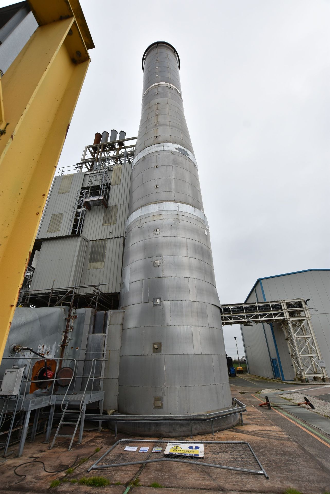 HRSG CHIMNEY STACK, approx. 4.2m dia. x 30m high, with insulated galvanised steel claddingPlease - Image 2 of 5