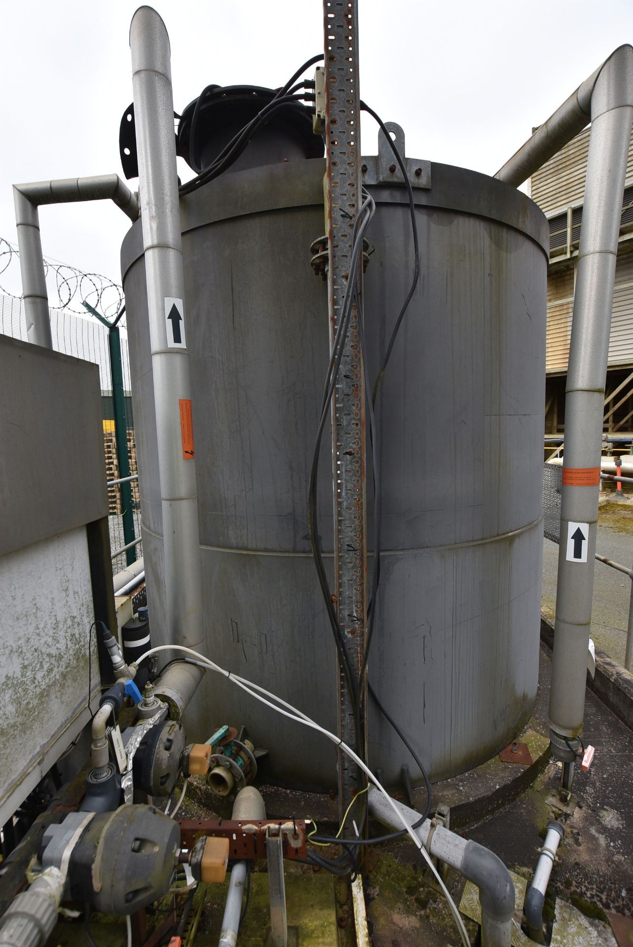 EFFLUENT NEUTRALISATION TANKS & EQUIPMENT, on concrete plinth (There will be a removal/ loading - Image 2 of 4