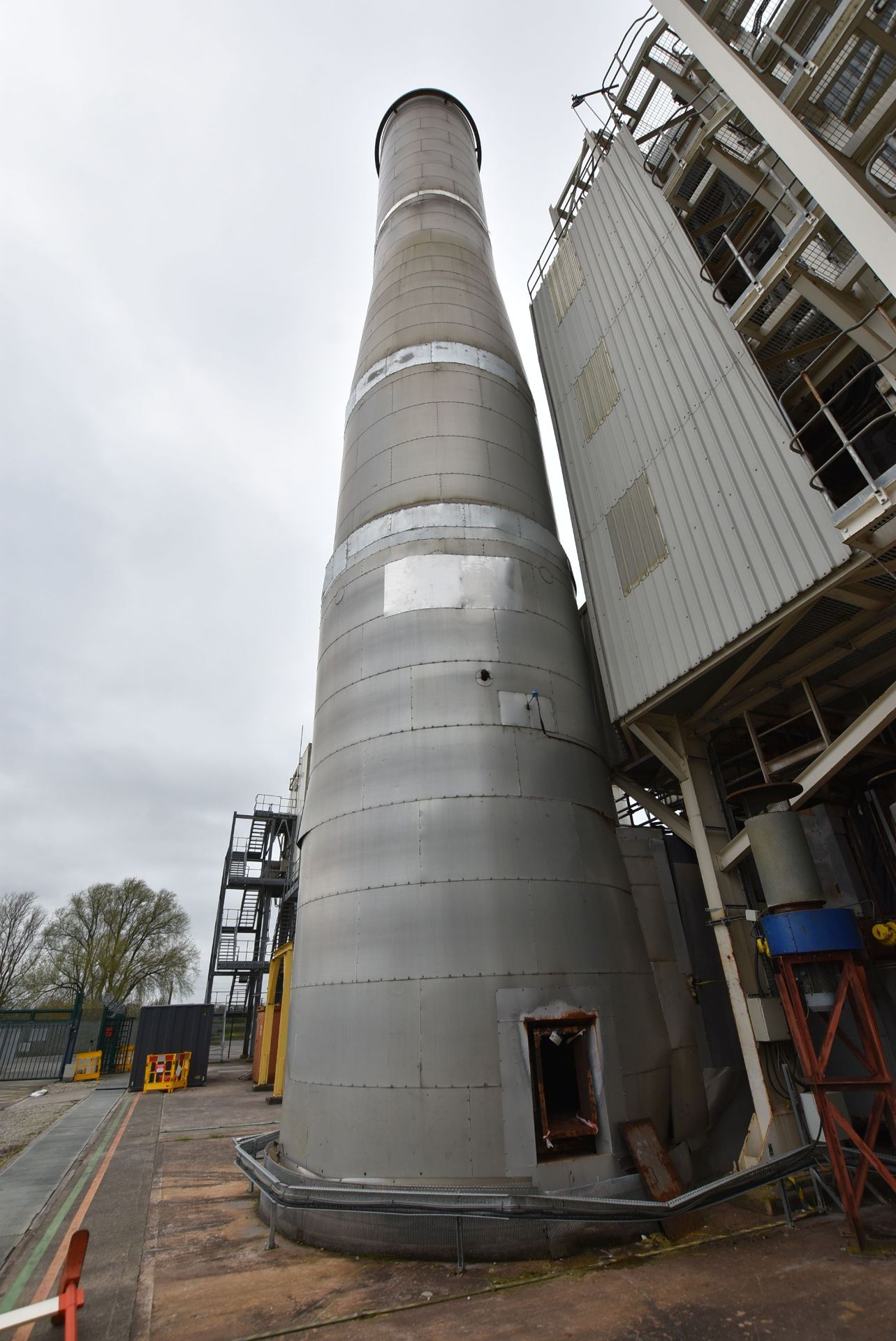 HRSG CHIMNEY STACK, approx. 4.2m dia. x 30m high, with insulated galvanised steel claddingPlease - Image 3 of 5