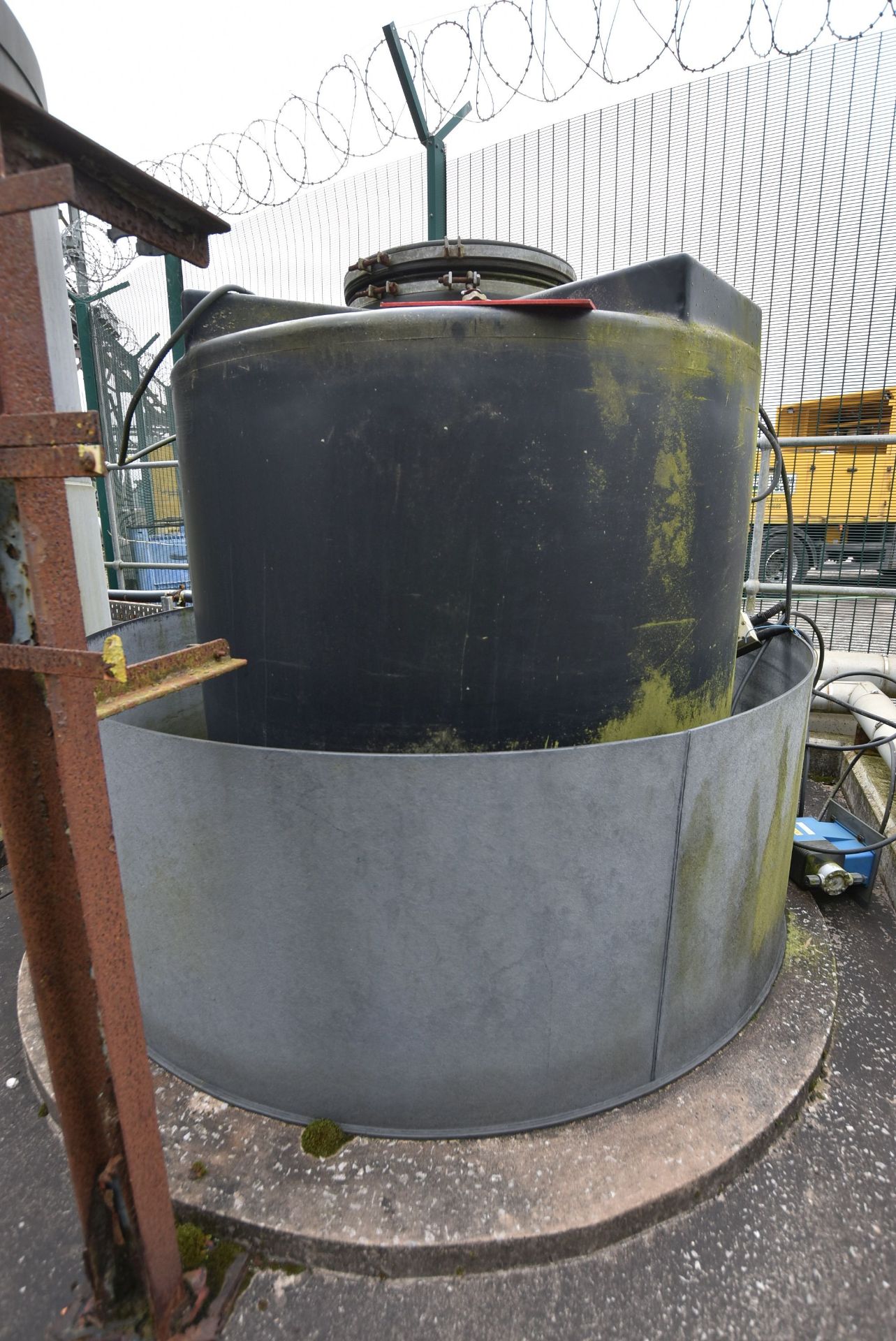 EFFLUENT NEUTRALISATION TANKS & EQUIPMENT, on concrete plinth (There will be a removal/ loading - Image 4 of 4