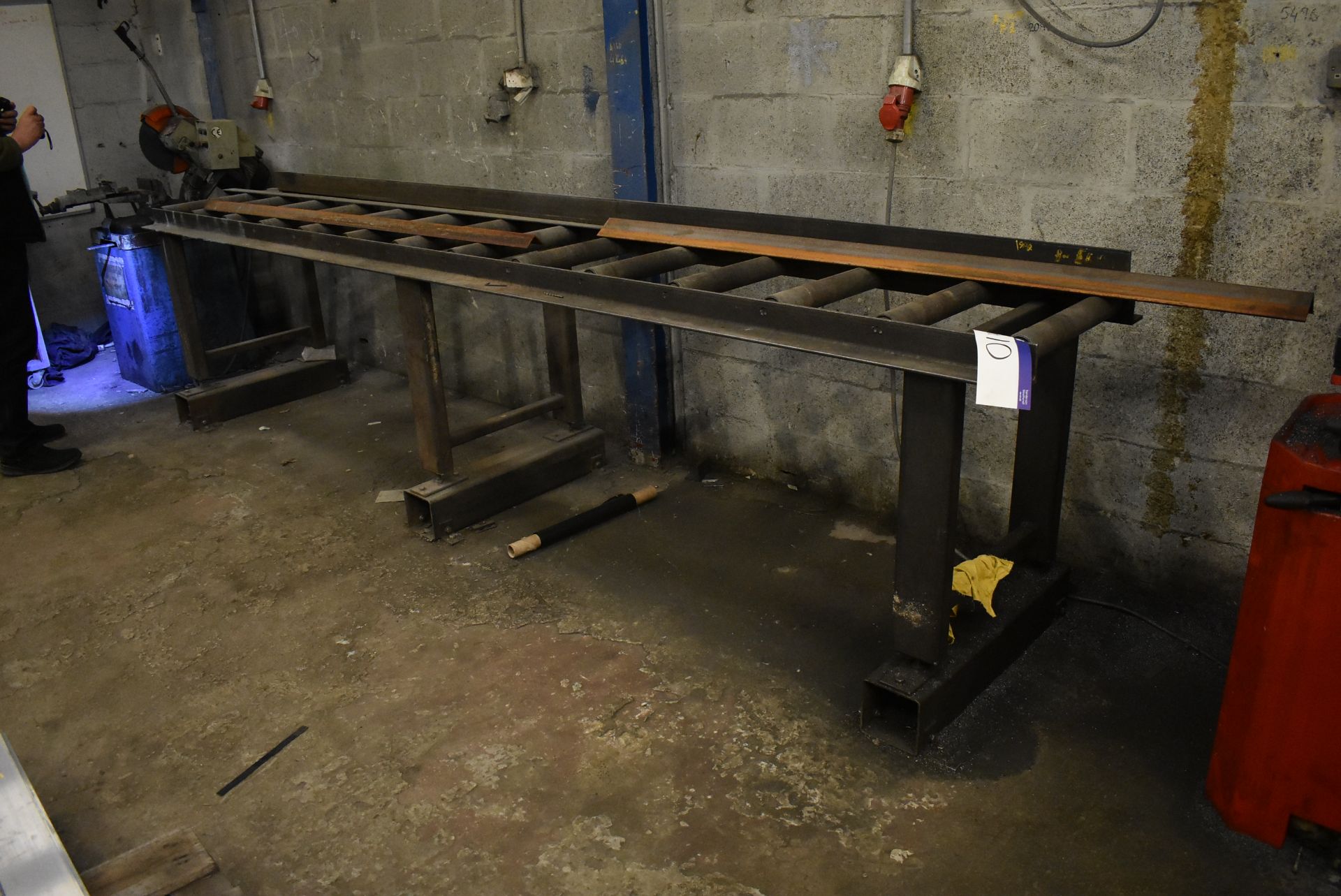 Roller Feed Table, 4m long x 500mm wide on rollers