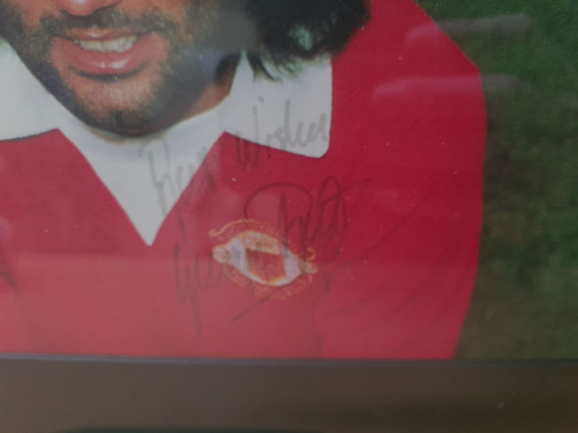 Signed Framed Photo of George Best, 37cm x 47cm - Image 2 of 2