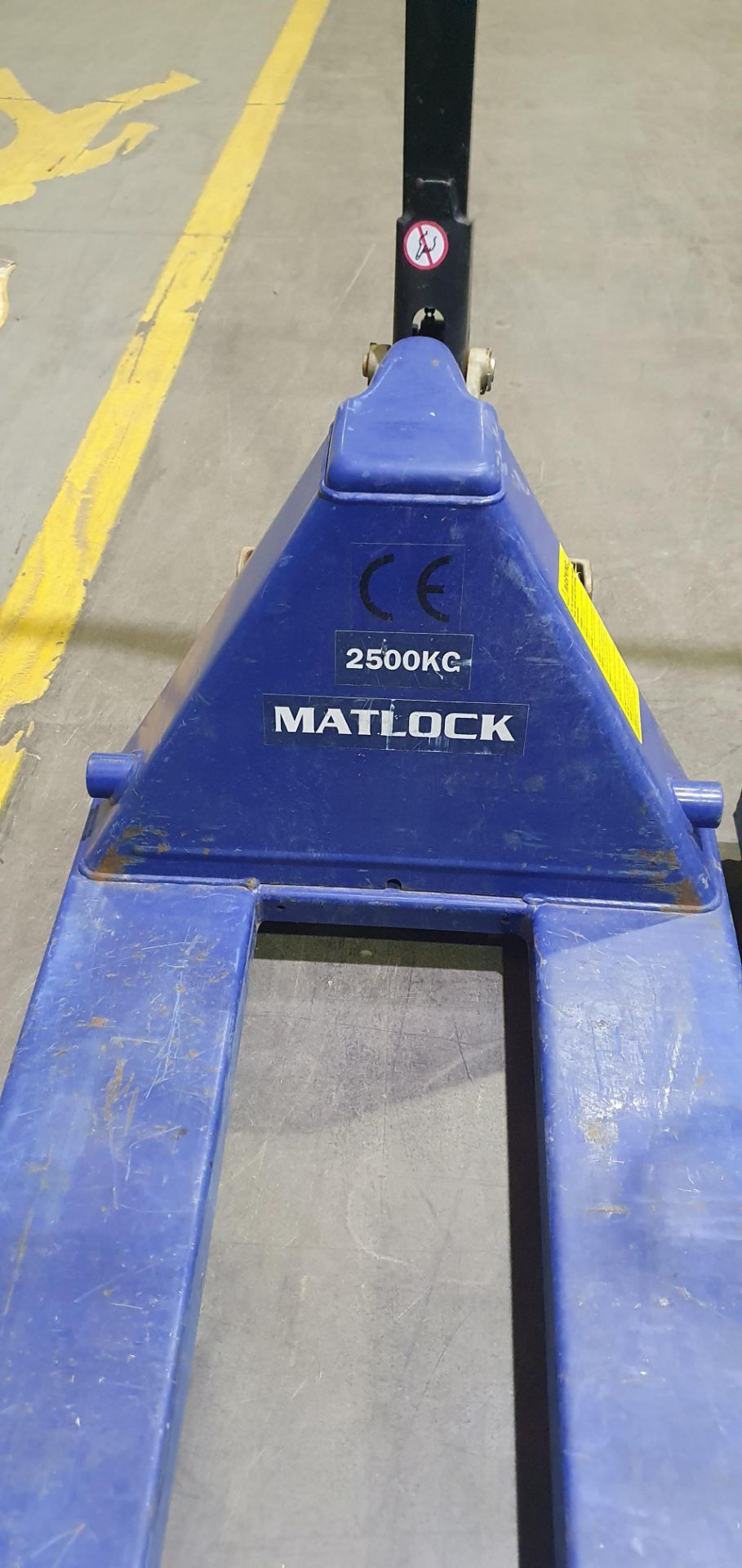 Four Hand Hydraulic Pallet Trucks, 2500kg Capacity - Image 2 of 2