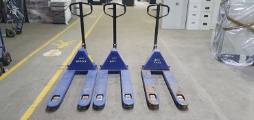 Four Hand Hydraulic Pallet Trucks, 2500kg Capacity