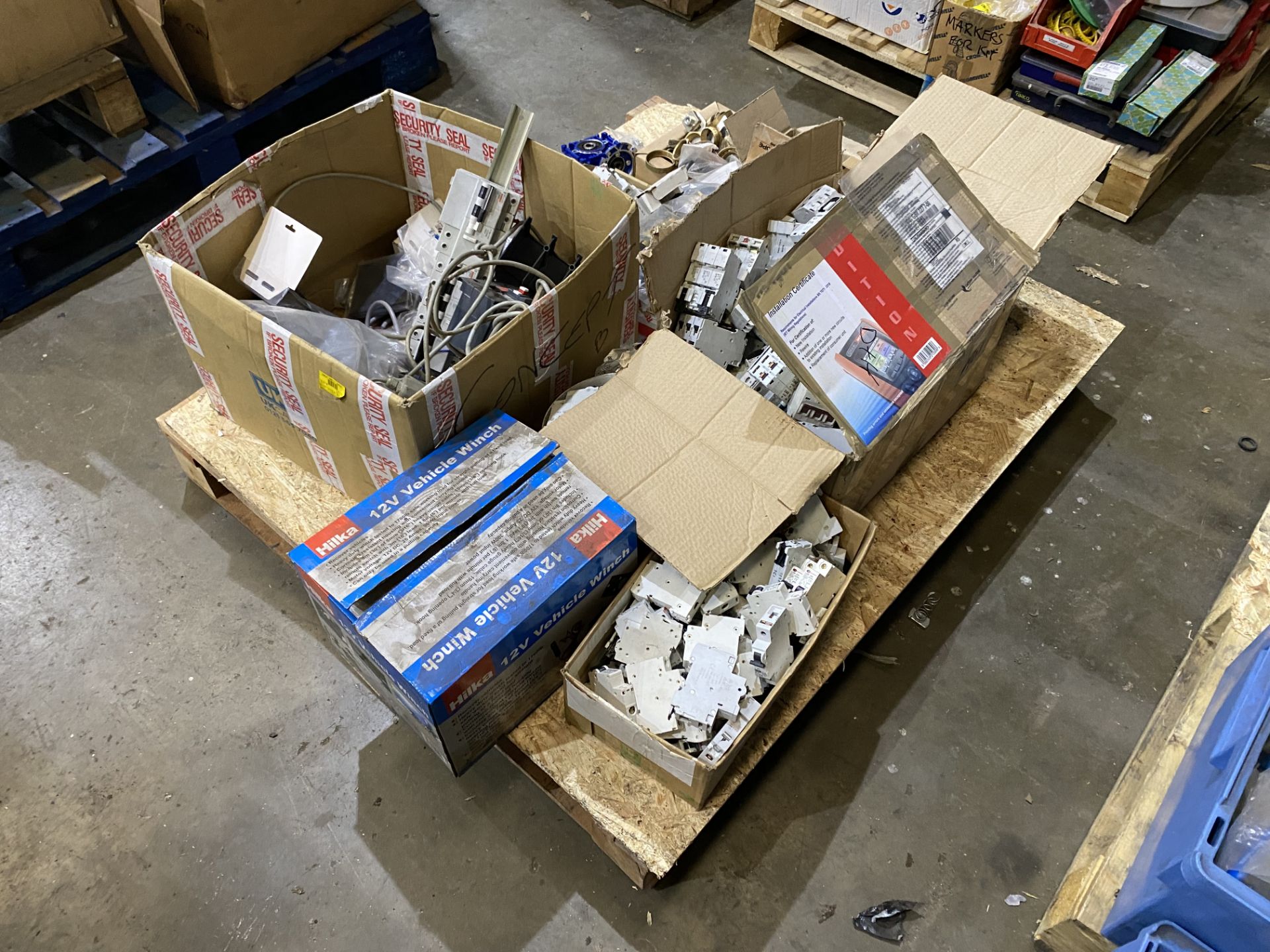 Assorted Mainly Electrical Equipment, on pallet Lot located at the Gold Line Feeds Ltd, Kettering - Image 3 of 4