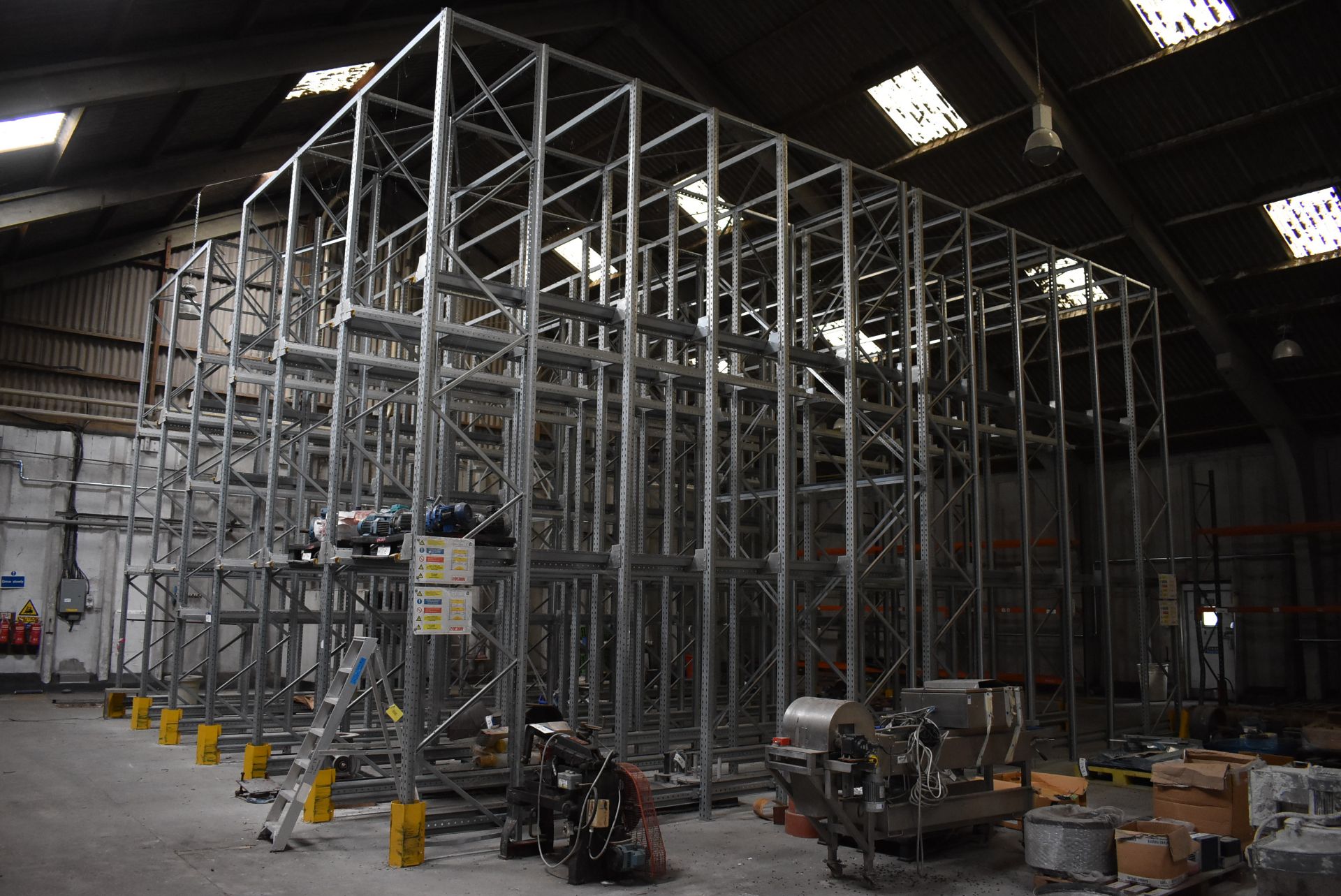 Dexion P90 M SIX BAY THREE TIER DRIVE-IN PALLET RACK, approx. 10m x 10.8m x 6m high overall, for - Image 3 of 6