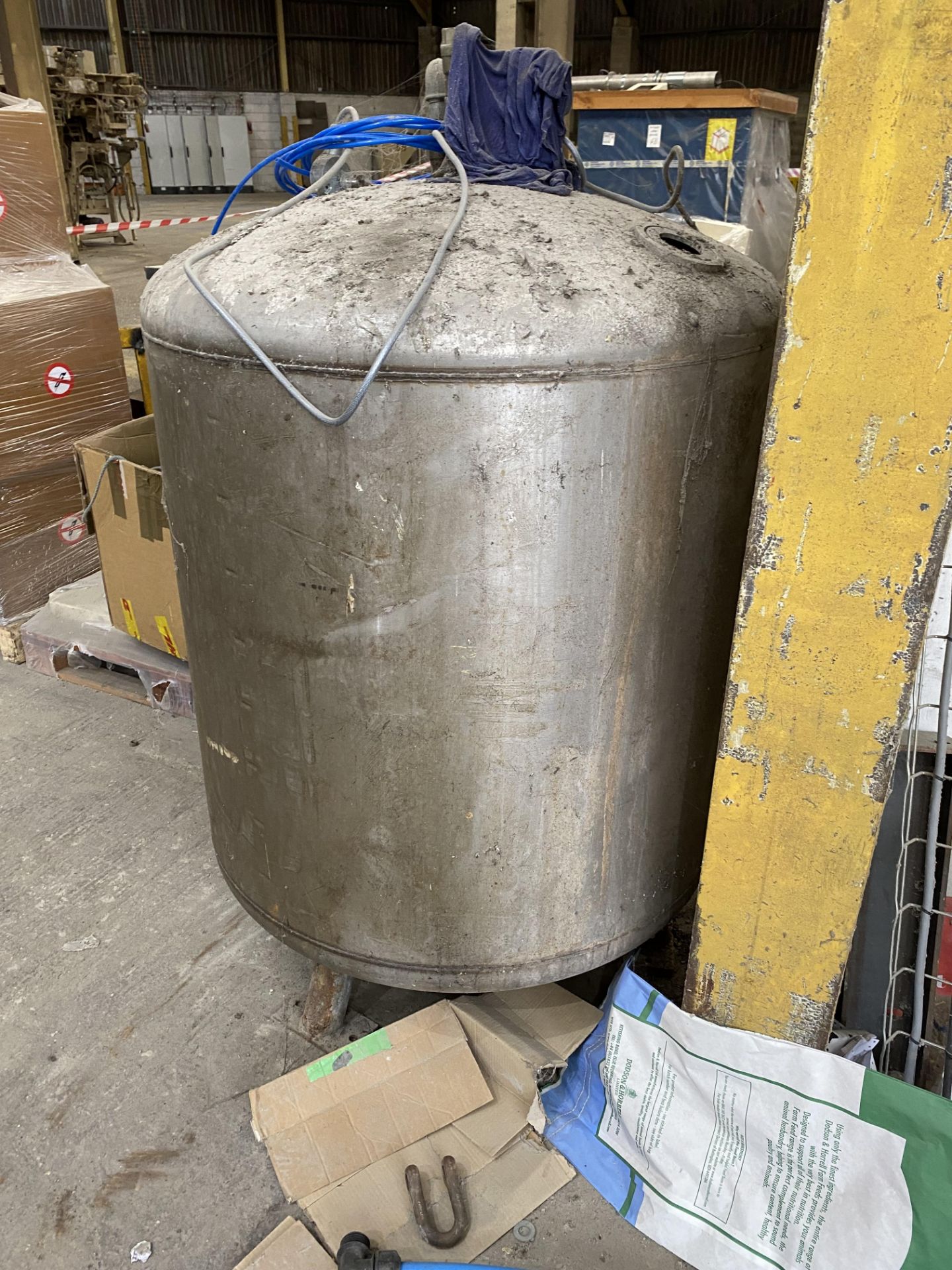 Stainless Steel Vessel, approx. 1m dia. x 1m deep Lot located at the Gold Line Feeds Ltd, - Image 2 of 2