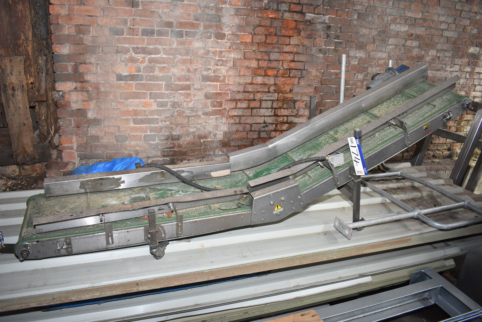 Cidiesse Mobile Part Inclined Belt Conveyor, 420mm wide on belt, approx. 2.6m centres long, with