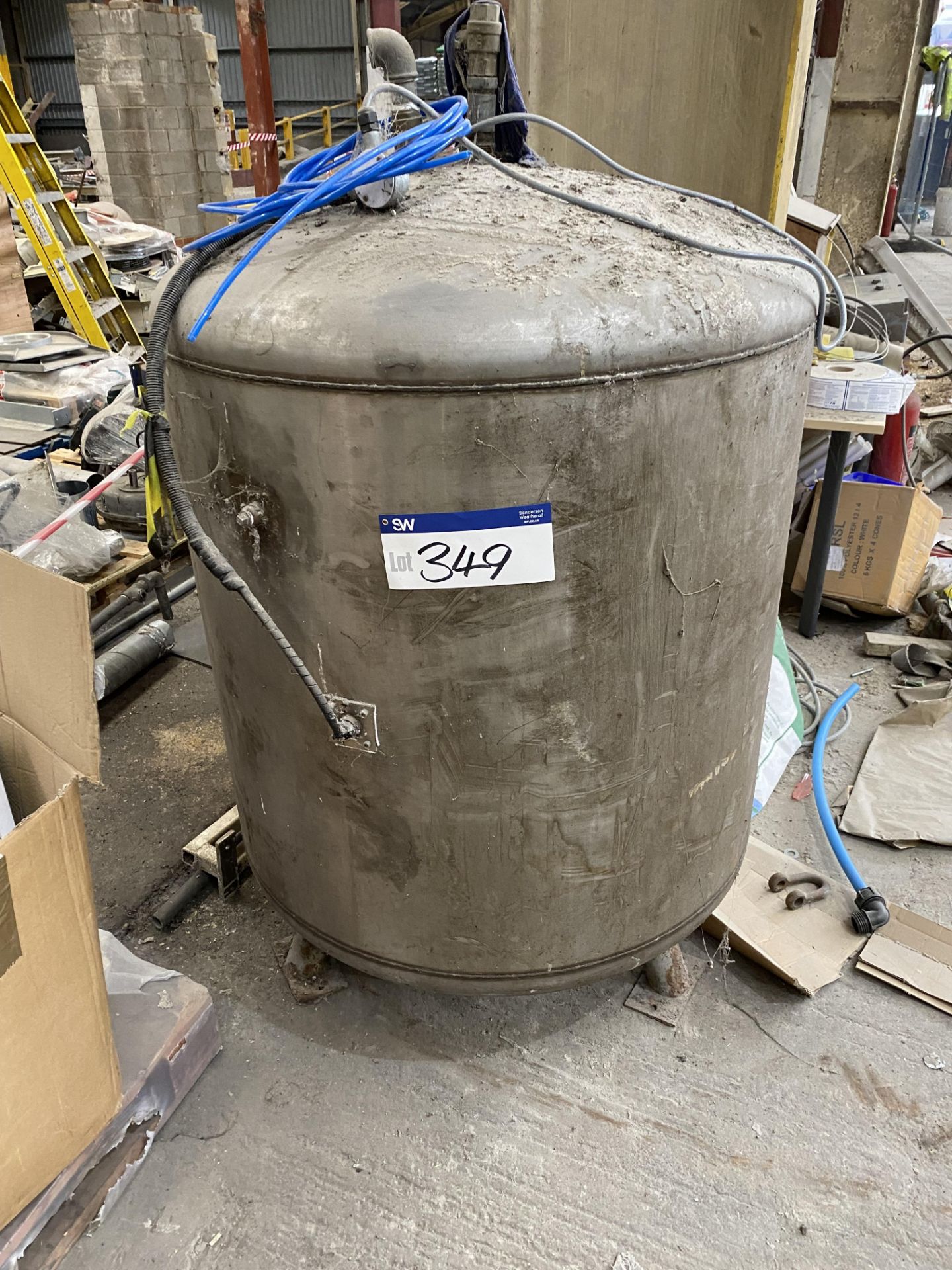 Stainless Steel Vessel, approx. 1m dia. x 1m deep Lot located at the Gold Line Feeds Ltd,