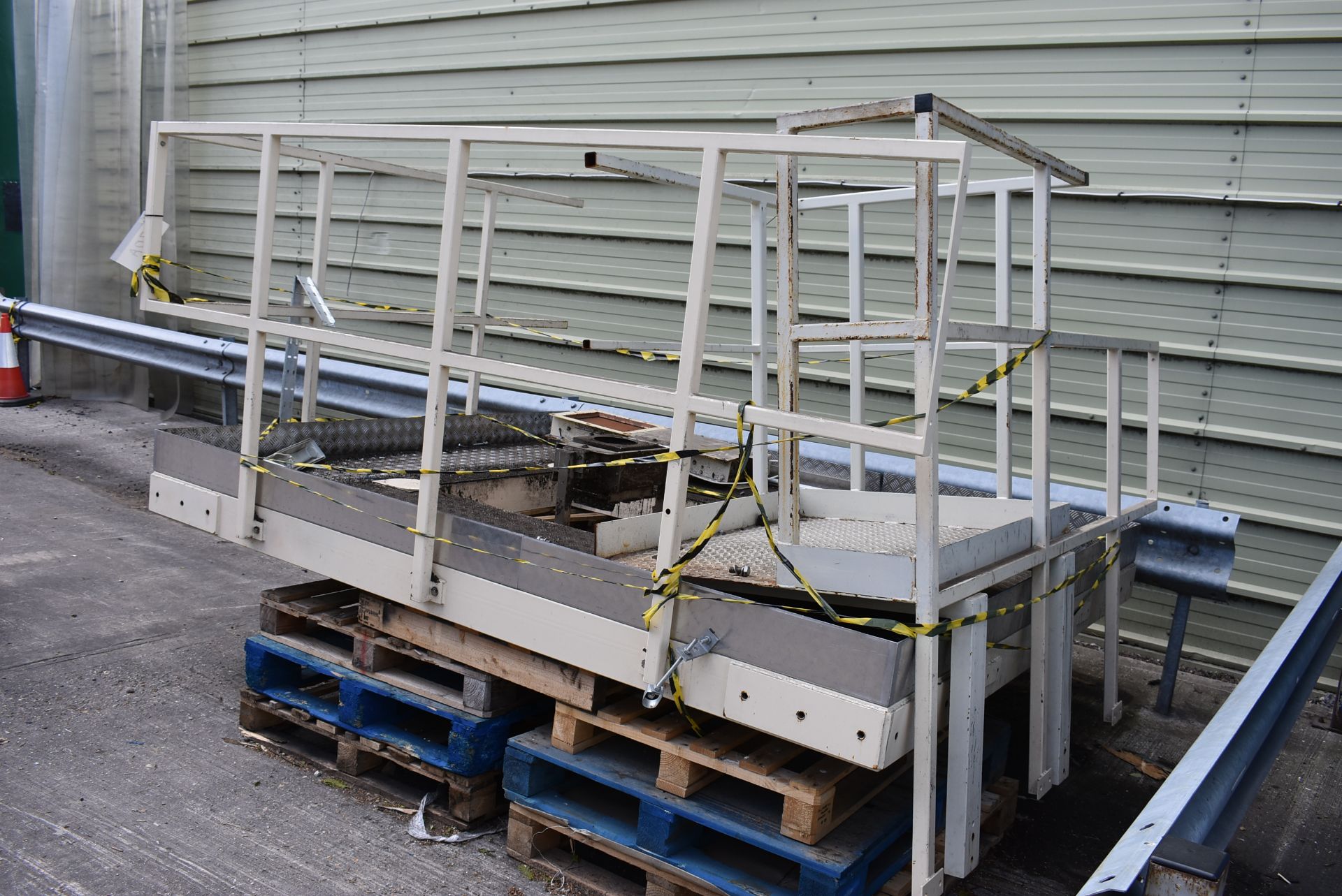 Steel Platform (for multihead weigher and form, fill and seal machine), approx. 2.8m x 2.3m (no - Image 2 of 3