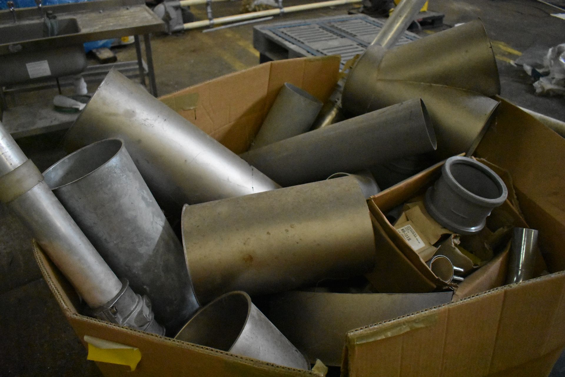 Assorted Stainless Steel/ Steel Ducting Components, in cardboard box (Offered for sale on behalf - Image 2 of 2