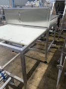 Stainless Steel Feeder Table, with plastic feeding