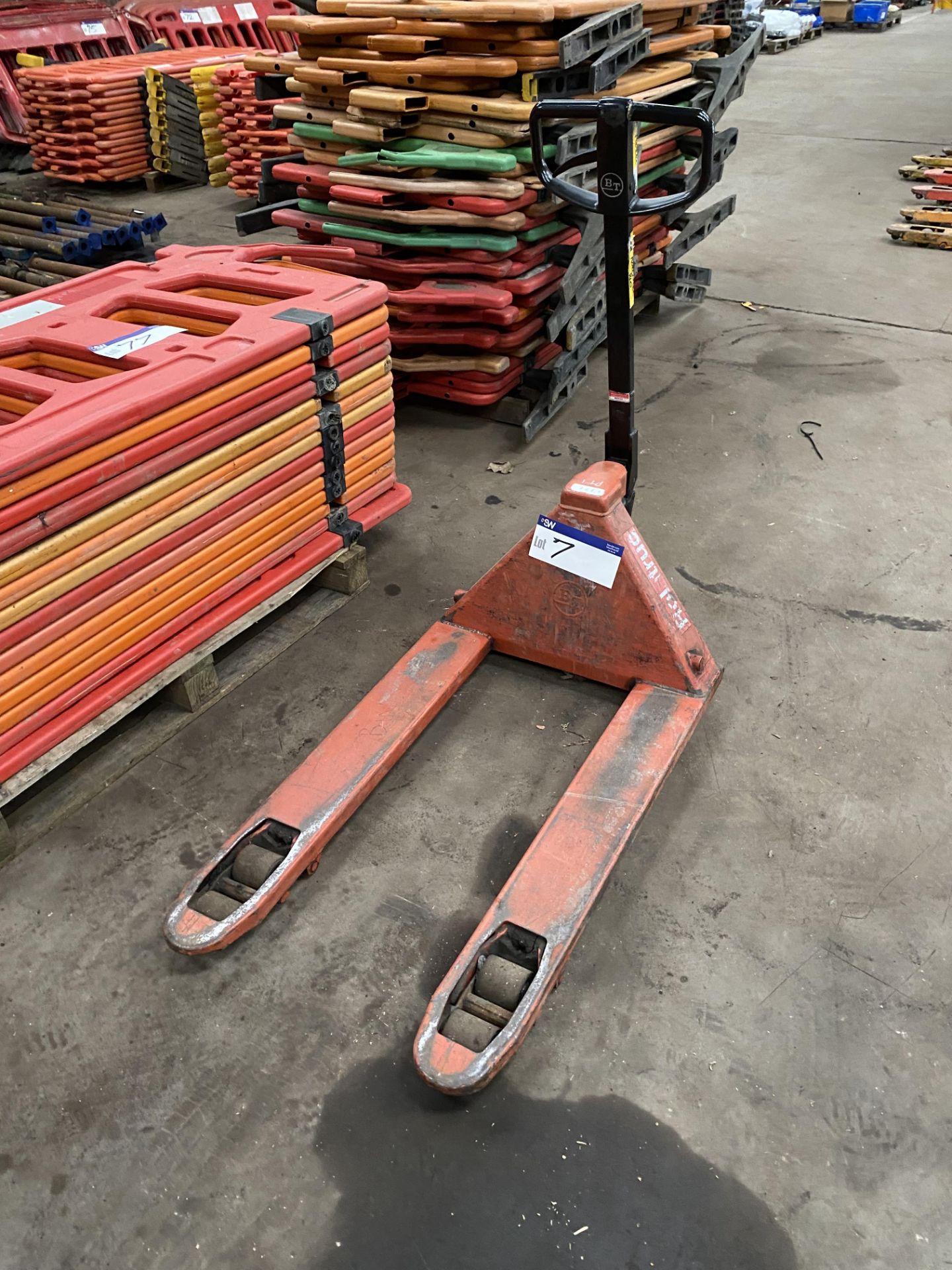 BT Rolatruc Hand Hydraulic Pallet Truck, forks app