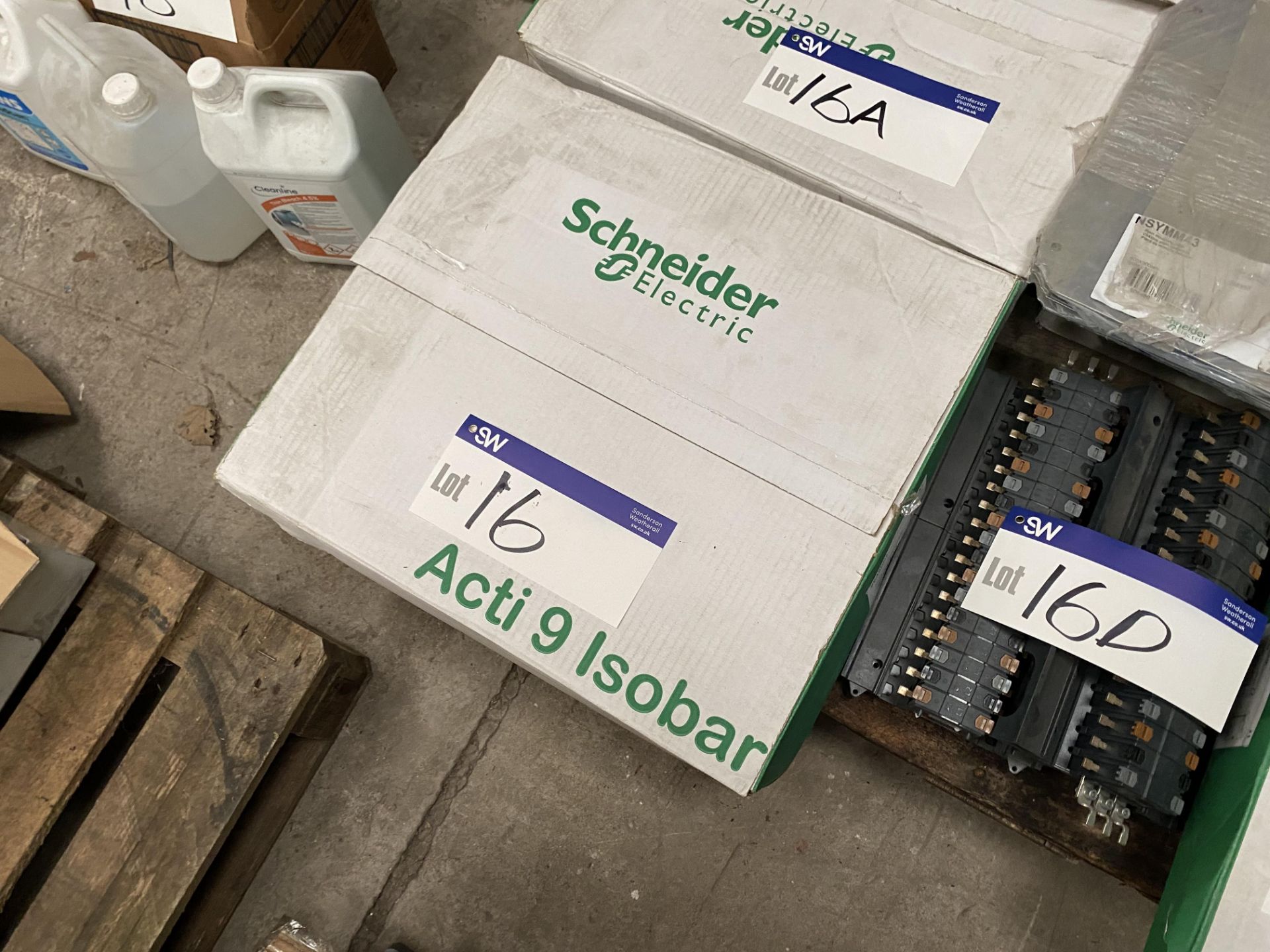 Schneider ACTI 9 ISOBAR Distribution Panel