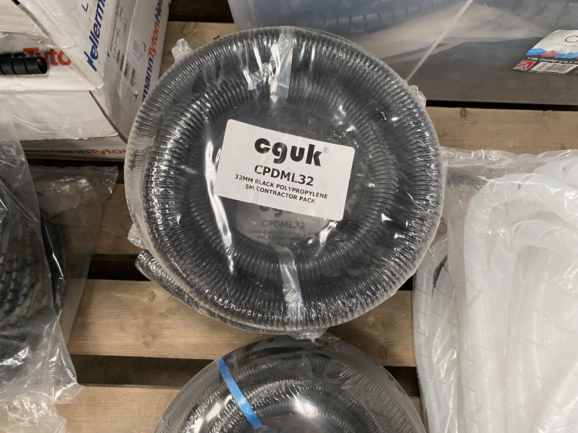 Three Reels of Plastic Contractor Pack Hose, inclu - Image 3 of 3