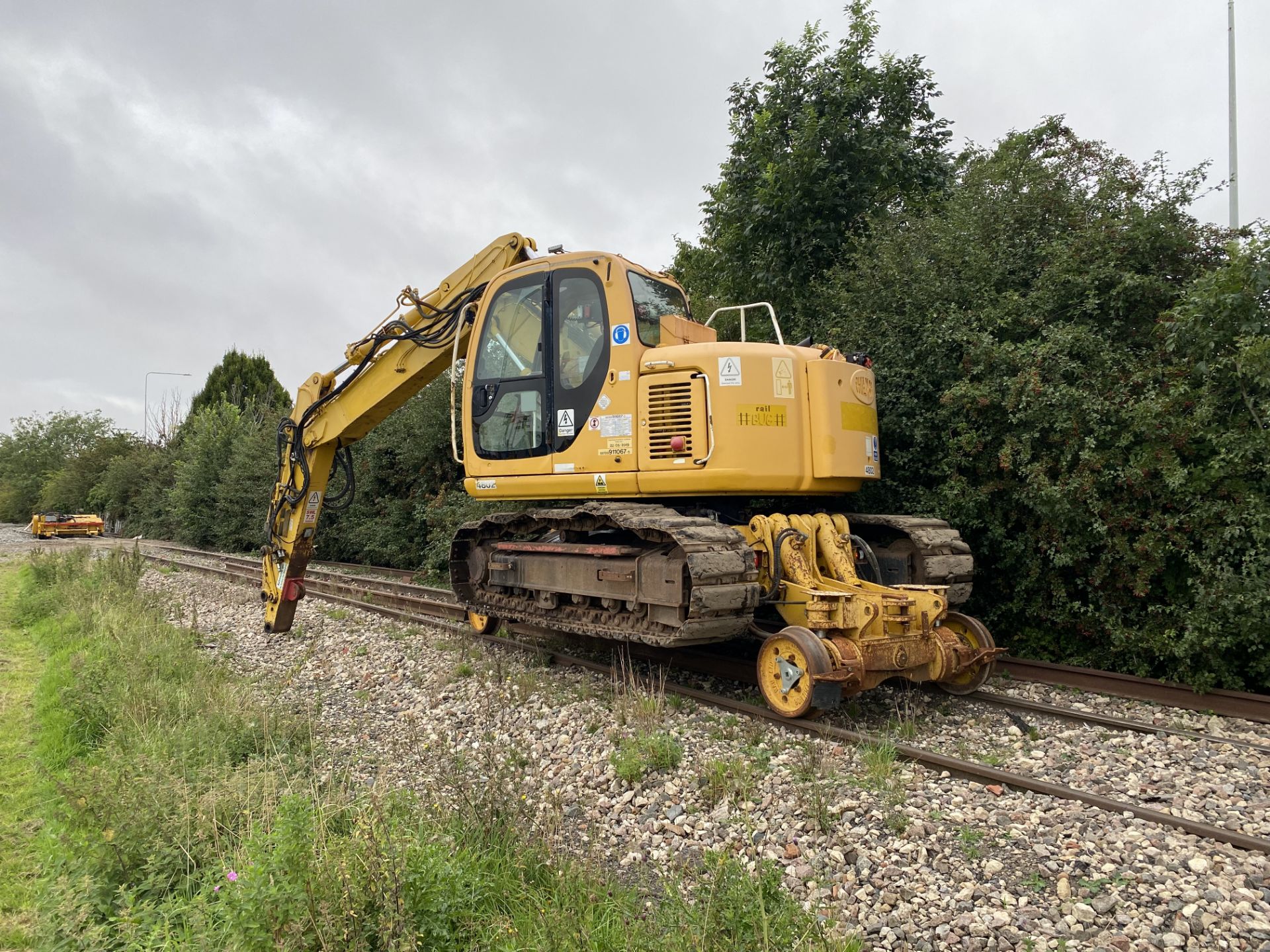 Kobelco SK135 18T RAIL BUG EXCAVATOR, serial no. YY03-04975, plant no. 4802, year of manufacture - Image 3 of 18