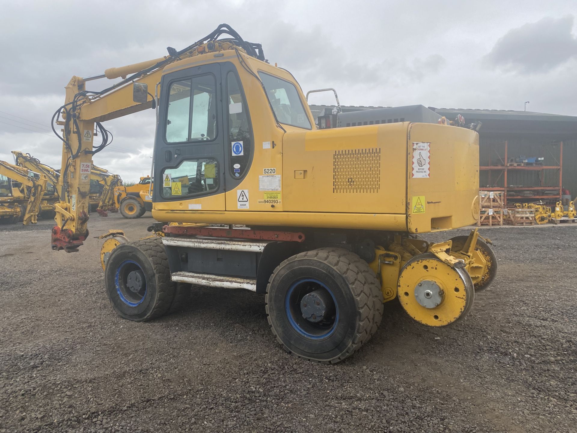 Komatsu PW250 Mega Railer 22T EXCAVATOR, serial no. K35199, plant no. 5220, year of manufacture - Image 15 of 20