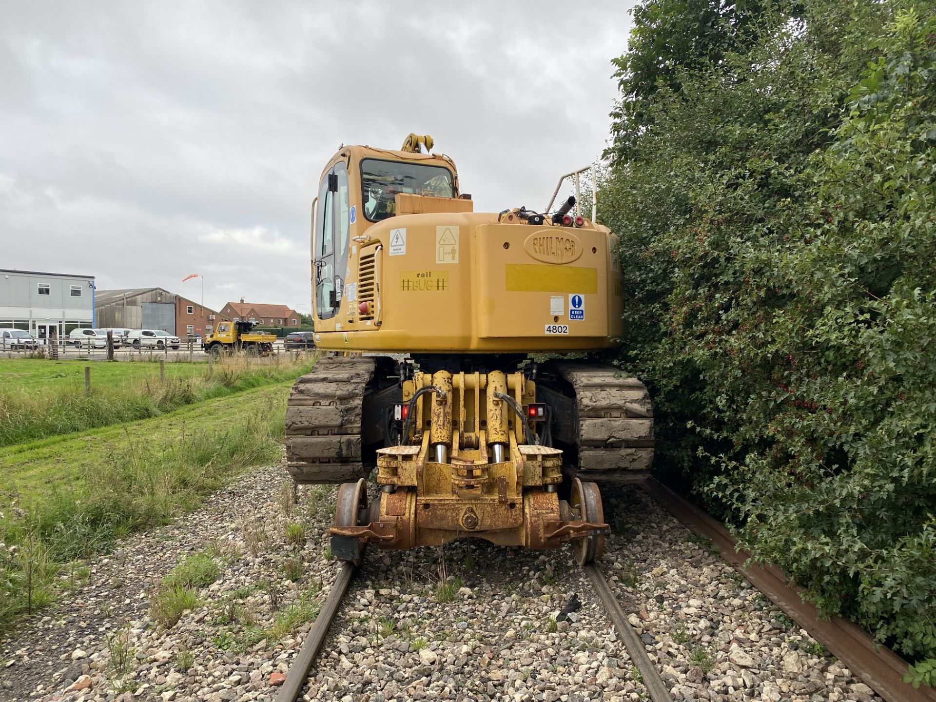 Kobelco SK135 18T RAIL BUG EXCAVATOR, serial no. YY03-04975, plant no. 4802, year of manufacture - Image 4 of 18