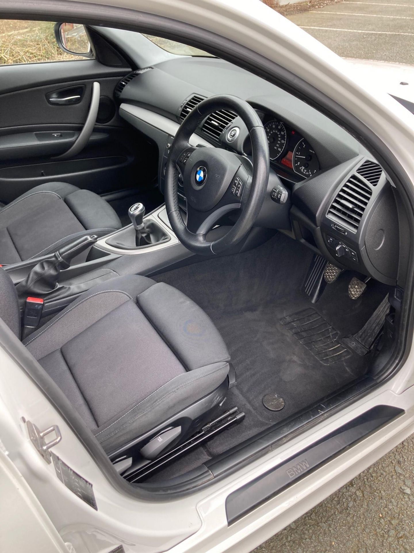 BMW 1 Series Petrol Hatchback, registration no. MW - Image 13 of 18