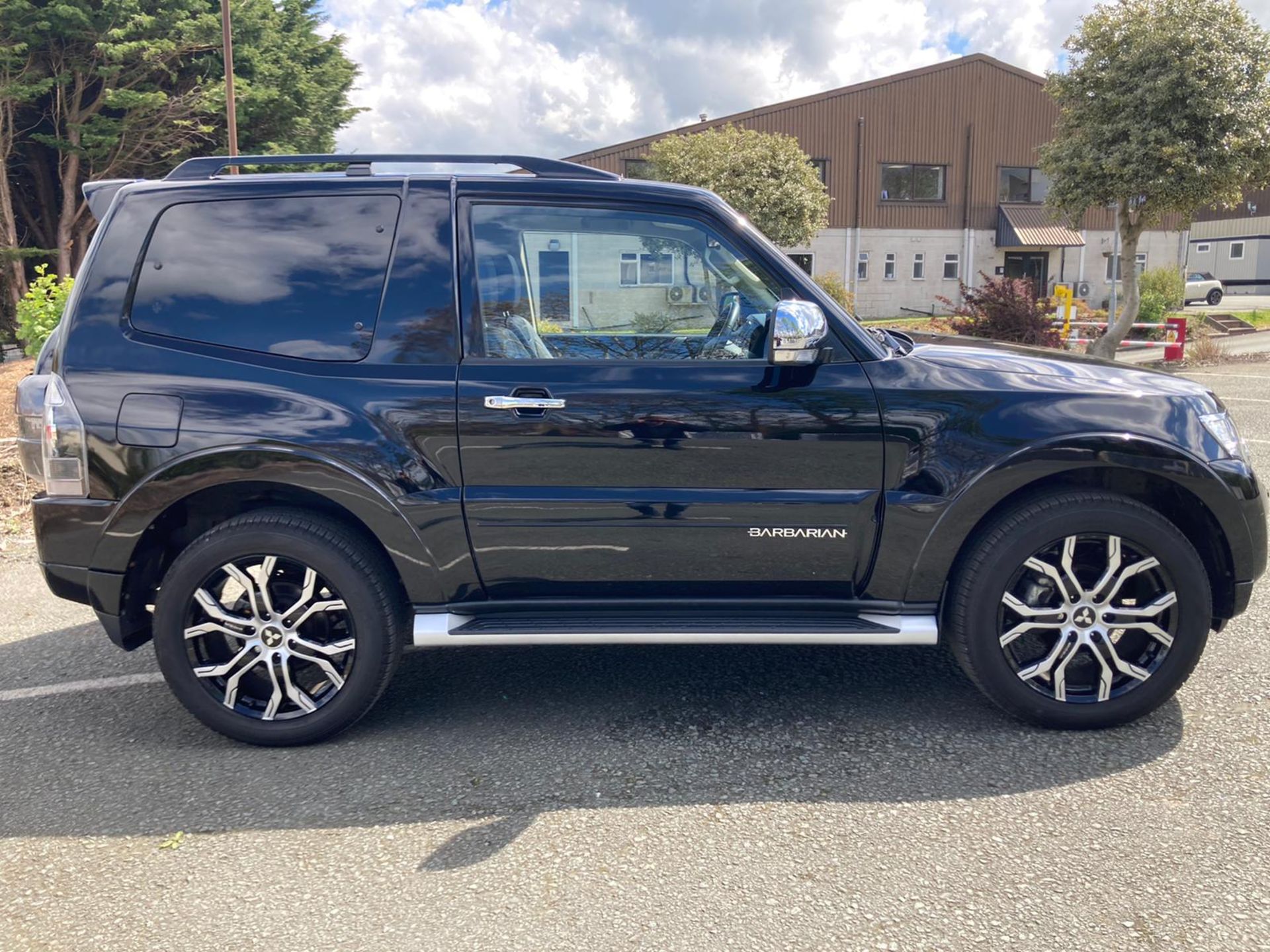 Mitsubishi Shogun Barbarian Diesel SUV, registration no. CV18 GKJ, date first registered 06/2018, - Image 12 of 22