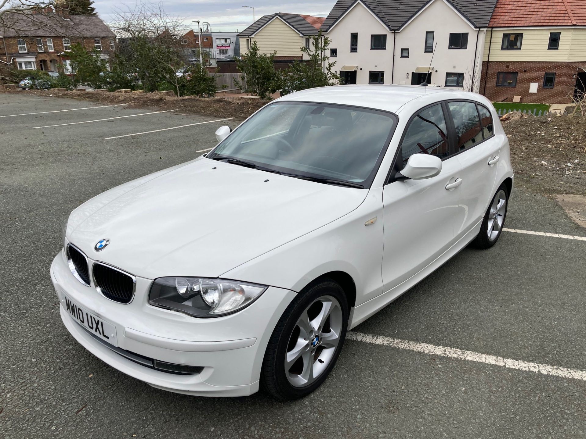 BMW 1 Series Petrol Hatchback, registration no. MW - Image 3 of 18