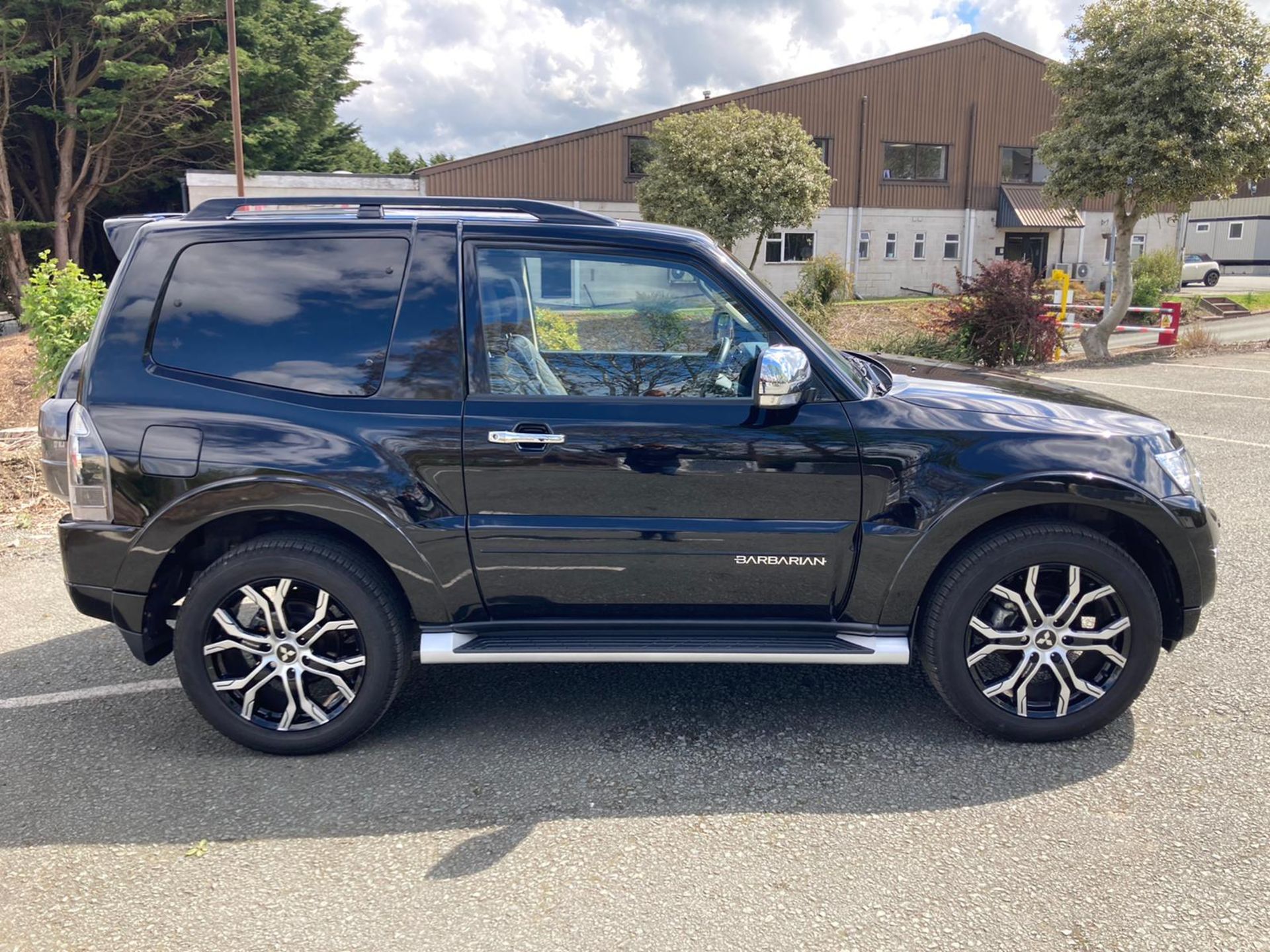 Mitsubishi Shogun Barbarian Diesel SUV, registration no. CV18 GKJ, date first registered 06/2018, - Image 13 of 22