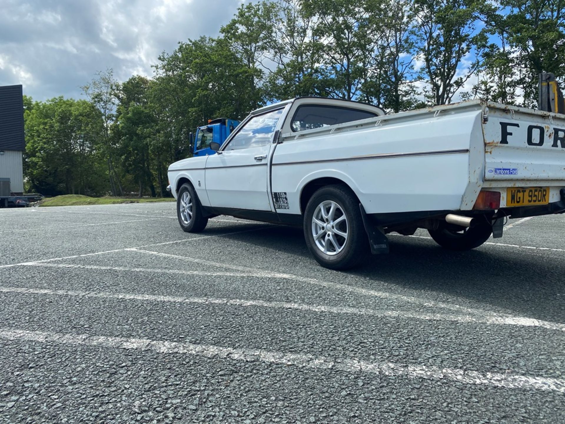 Ford Cortina Classic Mark 3 V6 2.5 Petrol Pickup T - Image 10 of 15