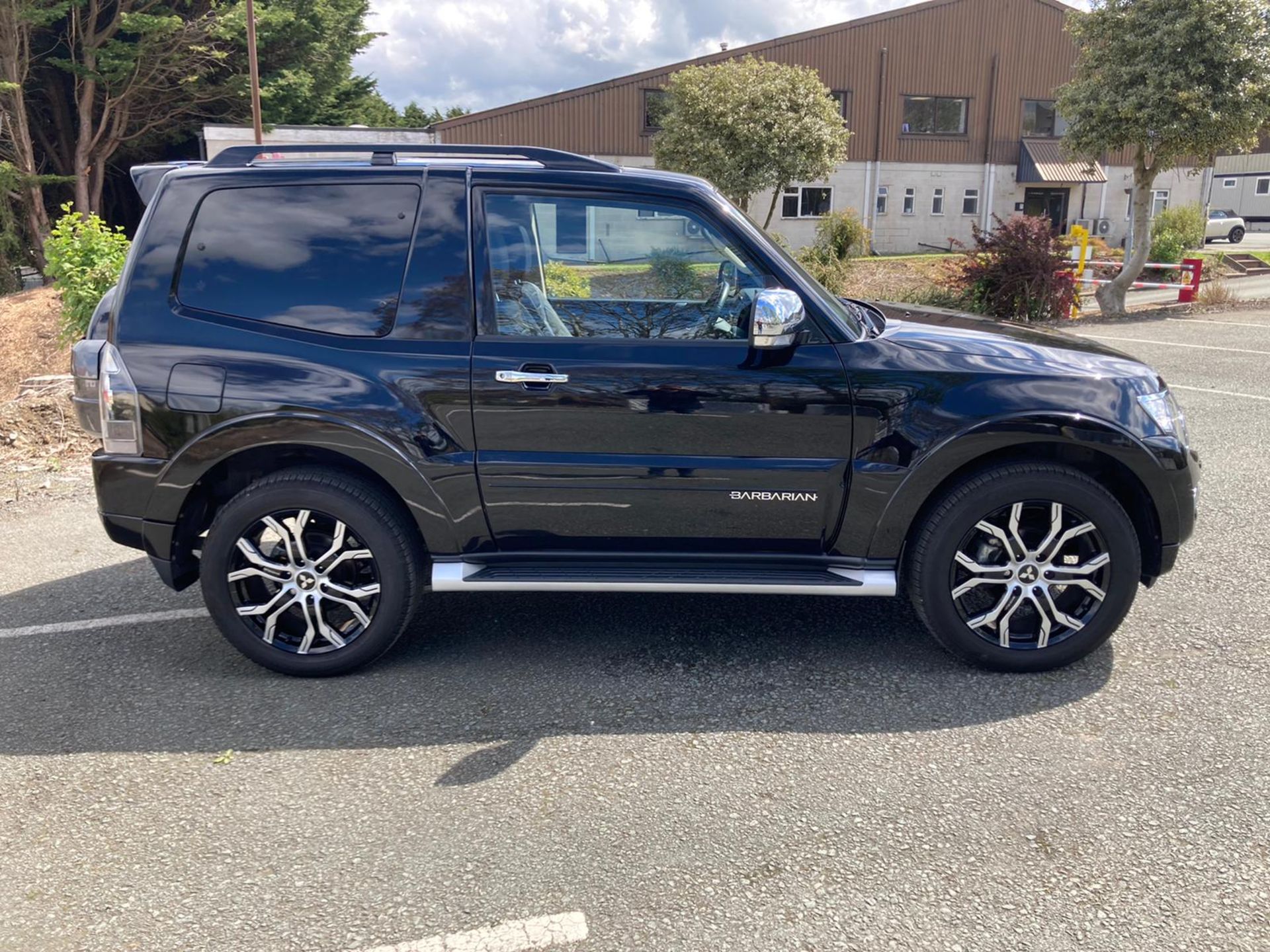 Mitsubishi Shogun Barbarian Diesel SUV, registration no. CV18 GKJ, date first registered 06/2018, - Image 10 of 22